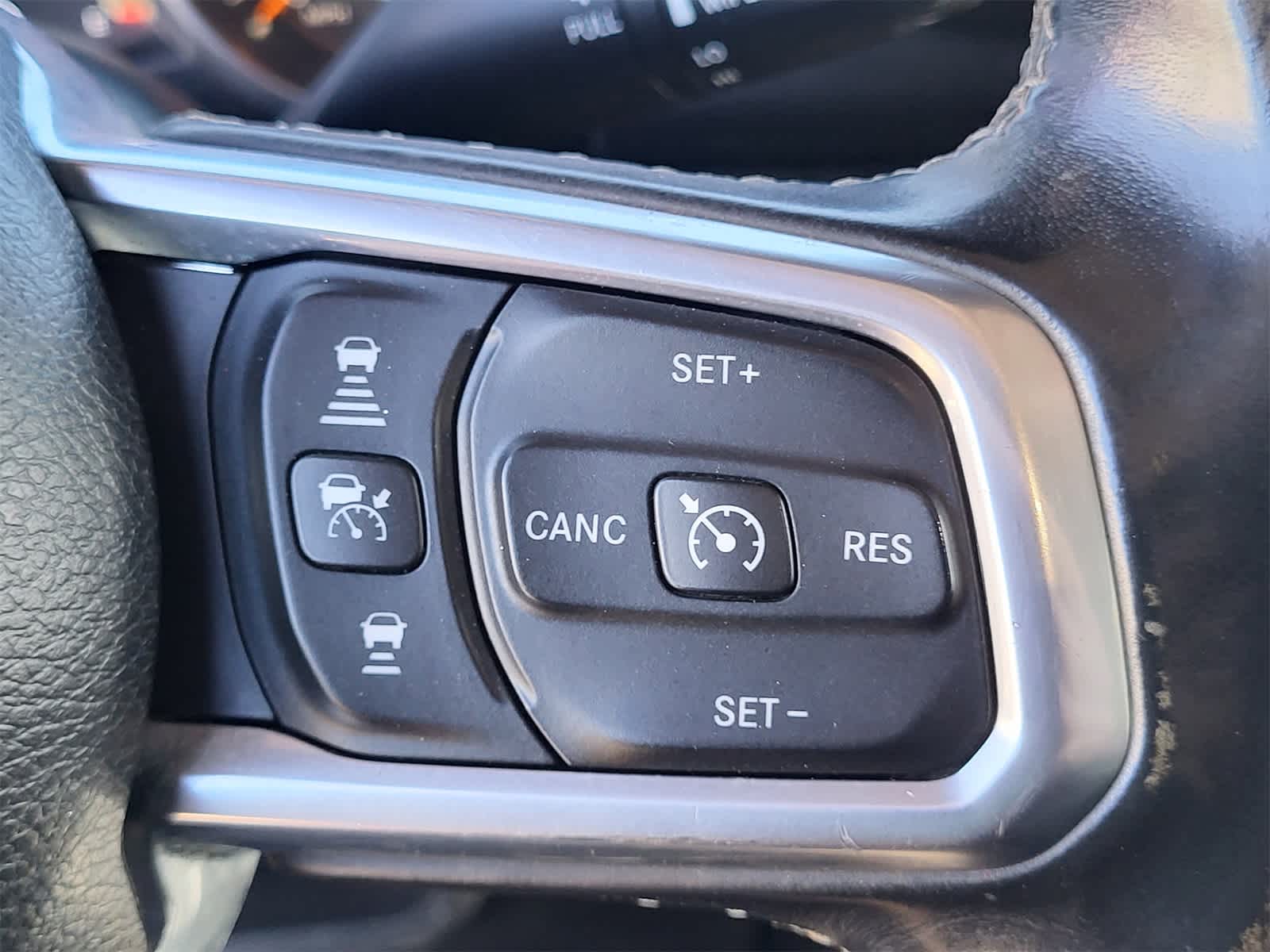 Thumbnail: 2020 Jeep Gladiator - 18