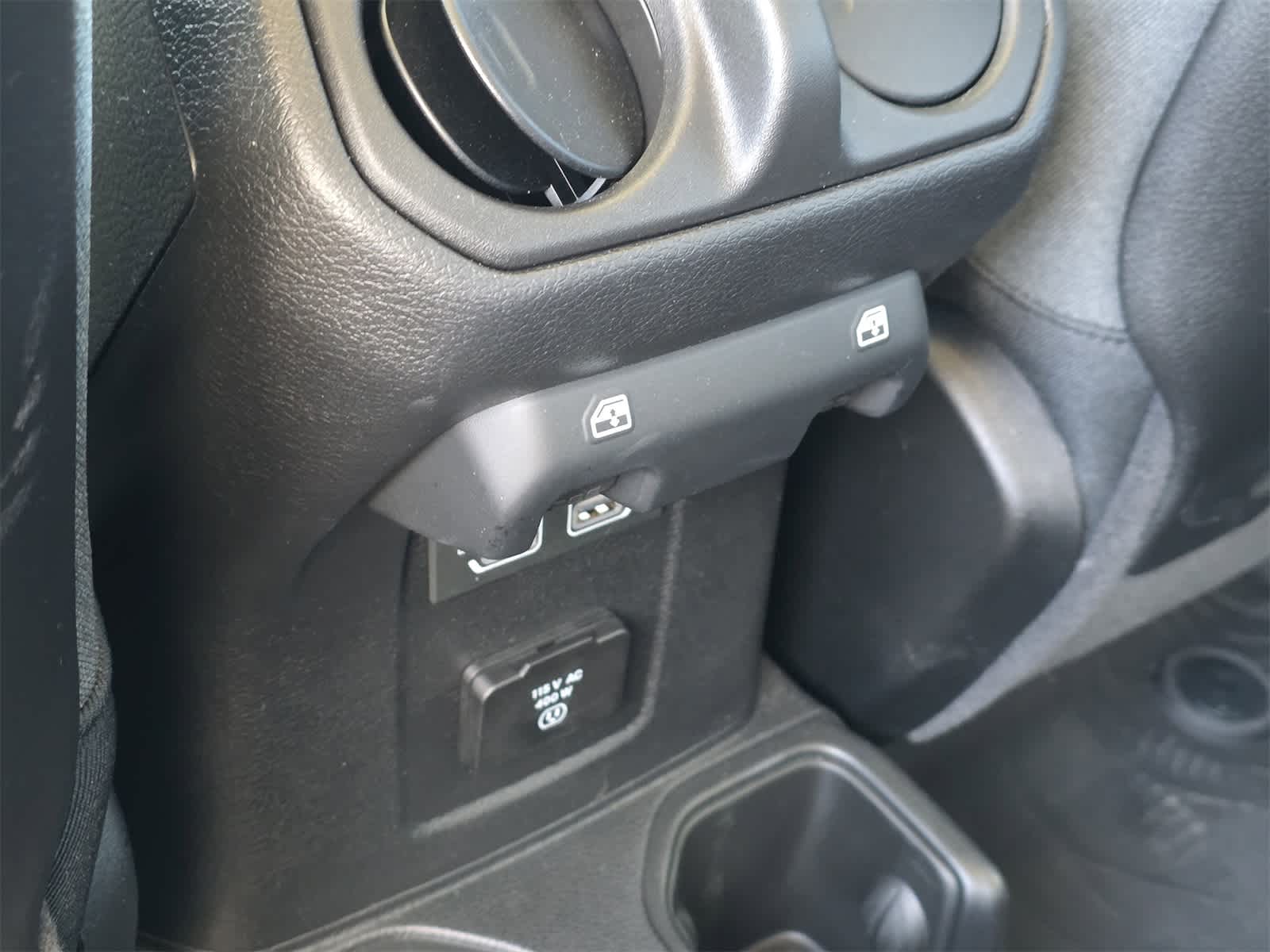 Thumbnail: 2025 Jeep Gladiator - 26