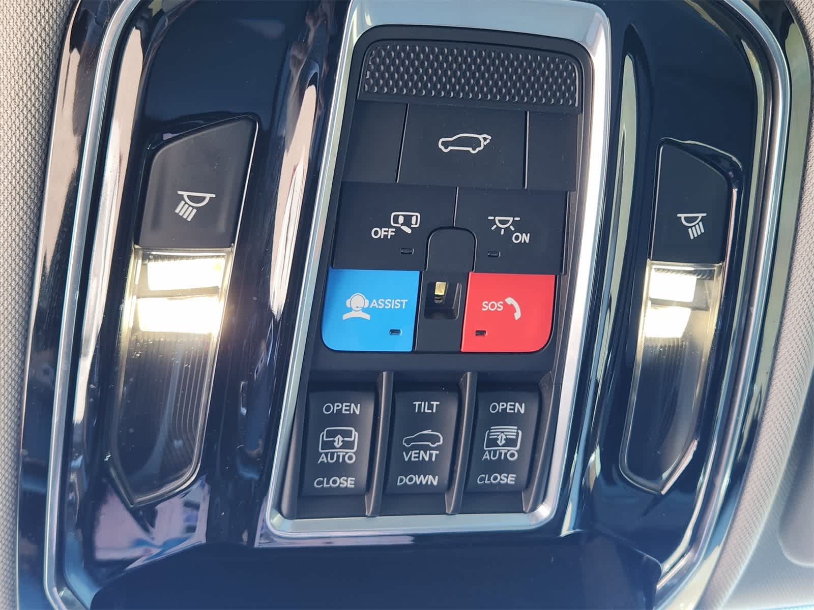 Thumbnail: 2022 Jeep Grand Cherokee - 22