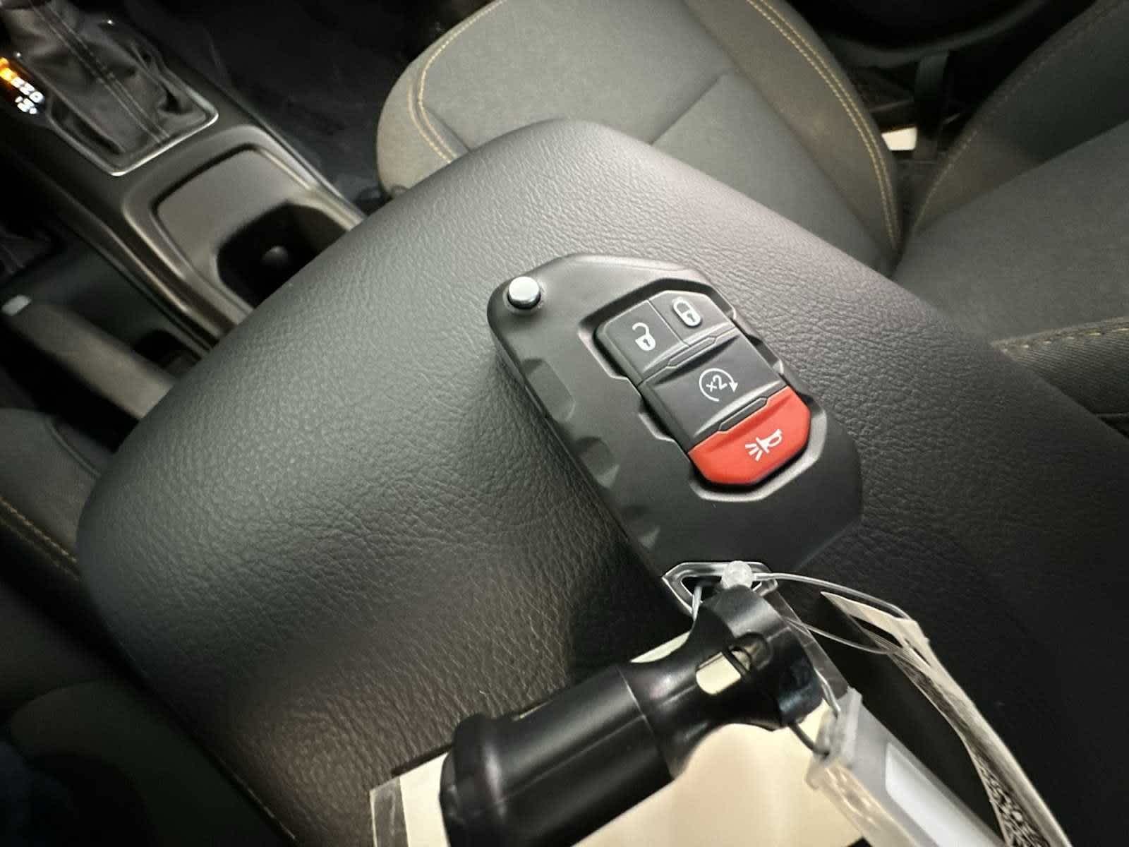 Thumbnail: 2025 Jeep Gladiator - 29