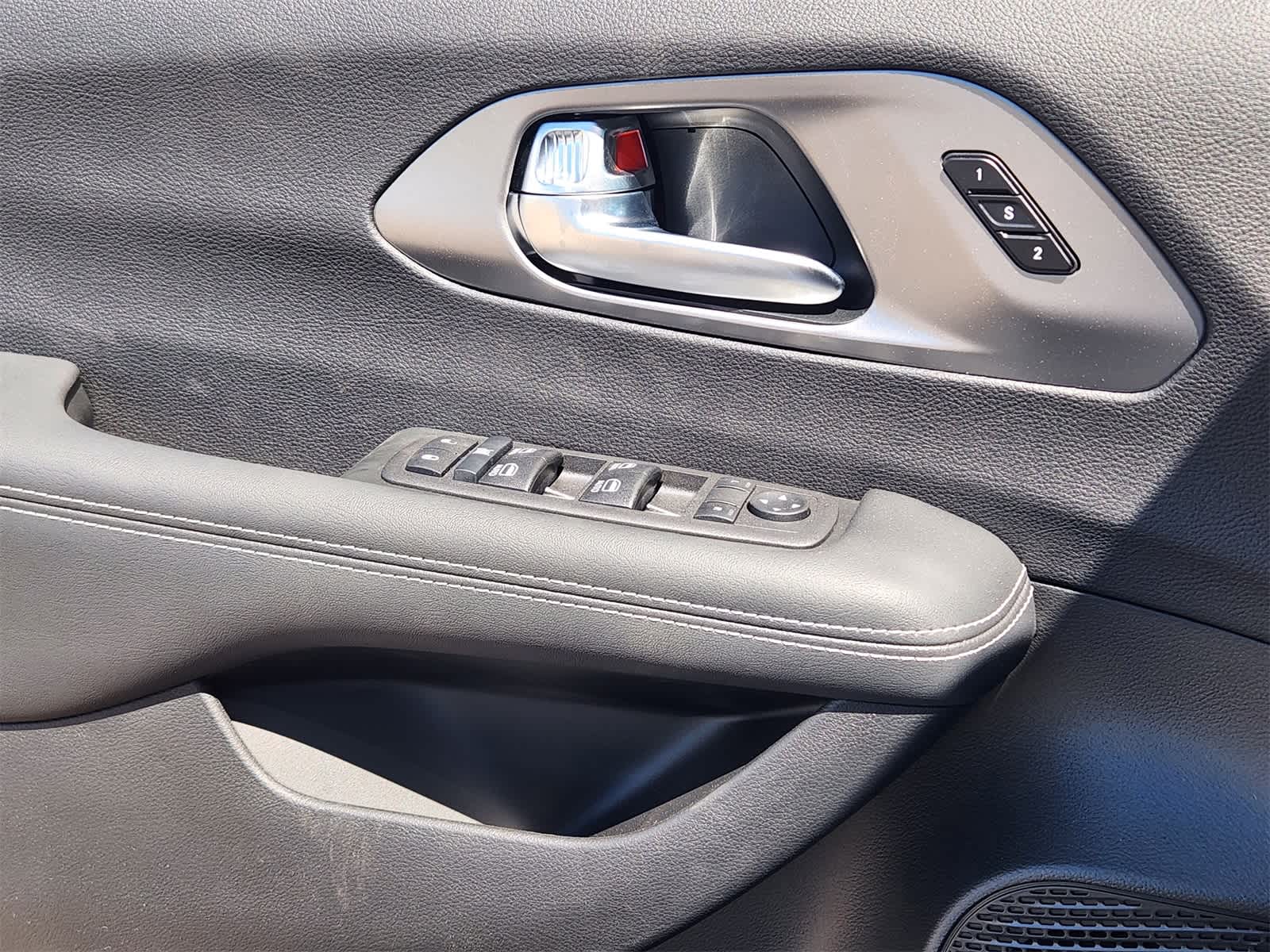 Thumbnail: 2025 Chrysler Pacifica - 19