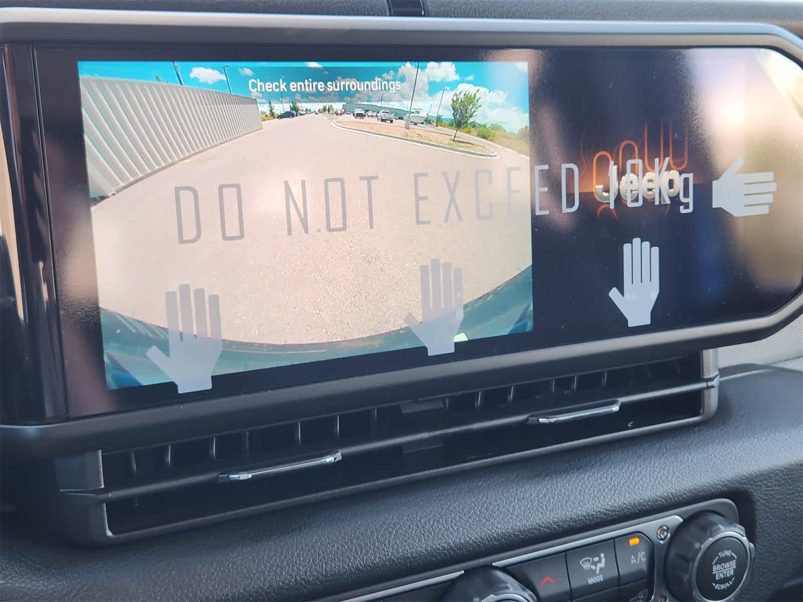 Thumbnail: 2025 Jeep Wrangler - 15