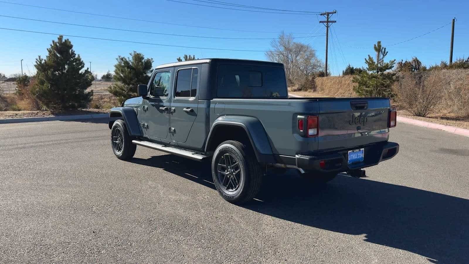 Thumbnail: 2025 Jeep Gladiator - 9