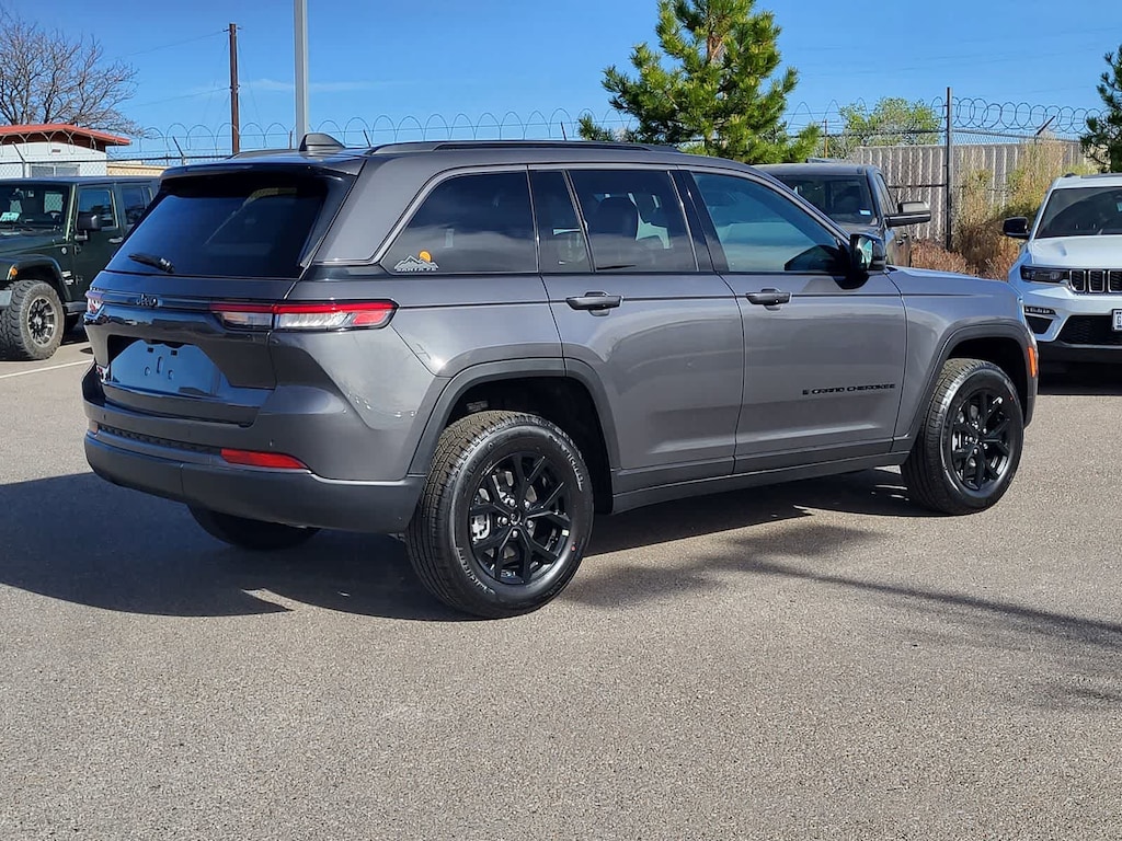 New 2026 Jeep Grand Cherokee Laredo Altitude Sport Utility