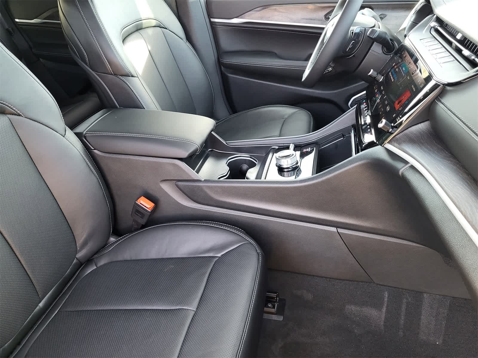 Thumbnail: 2026 Jeep Grand Cherokee - 10