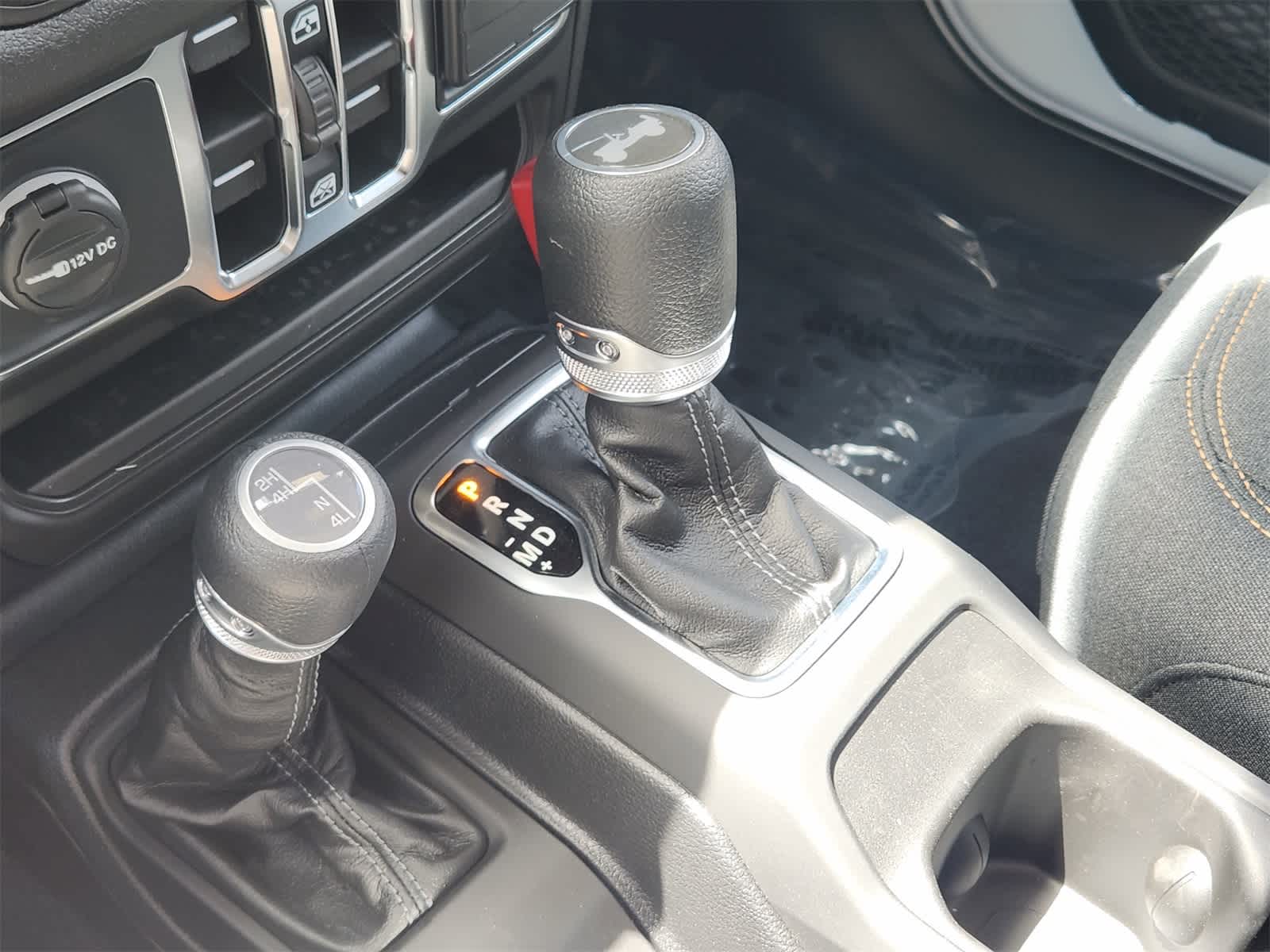 Thumbnail: 2025 Jeep Wrangler - 16