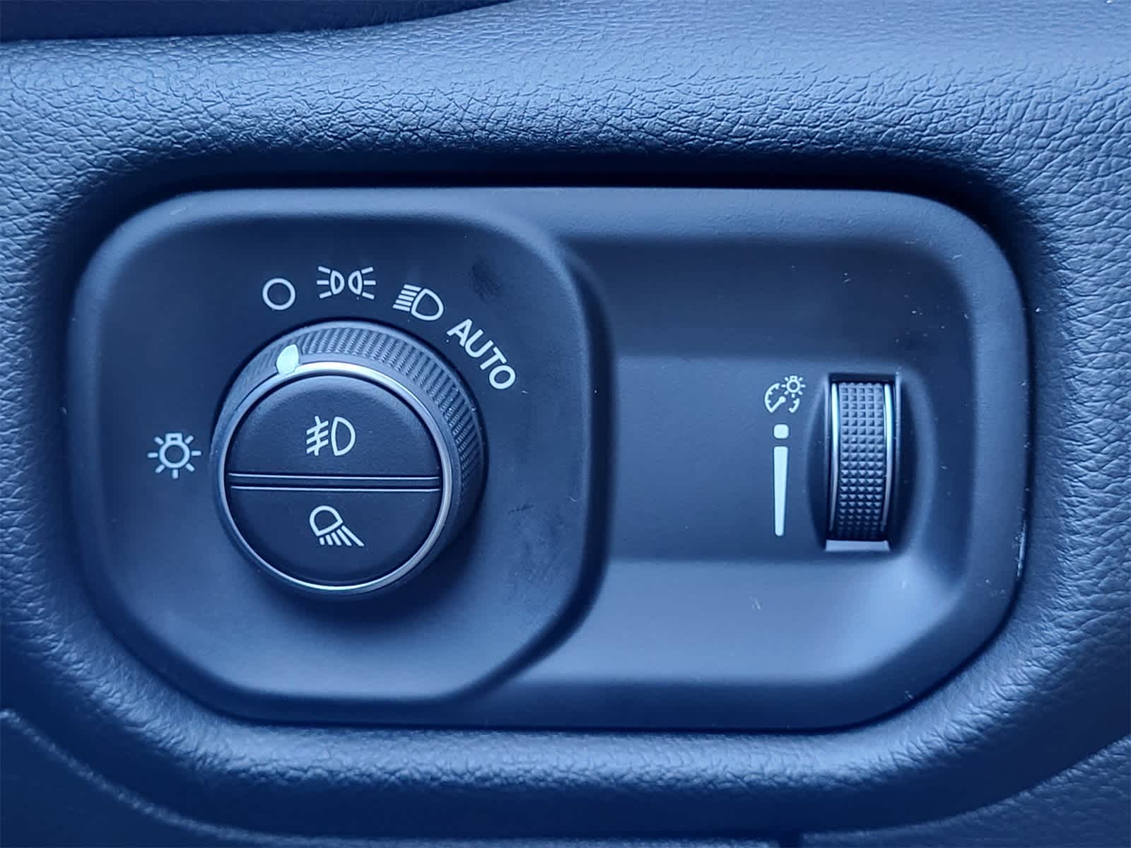 Thumbnail: 2026 RAM 1500 - 16