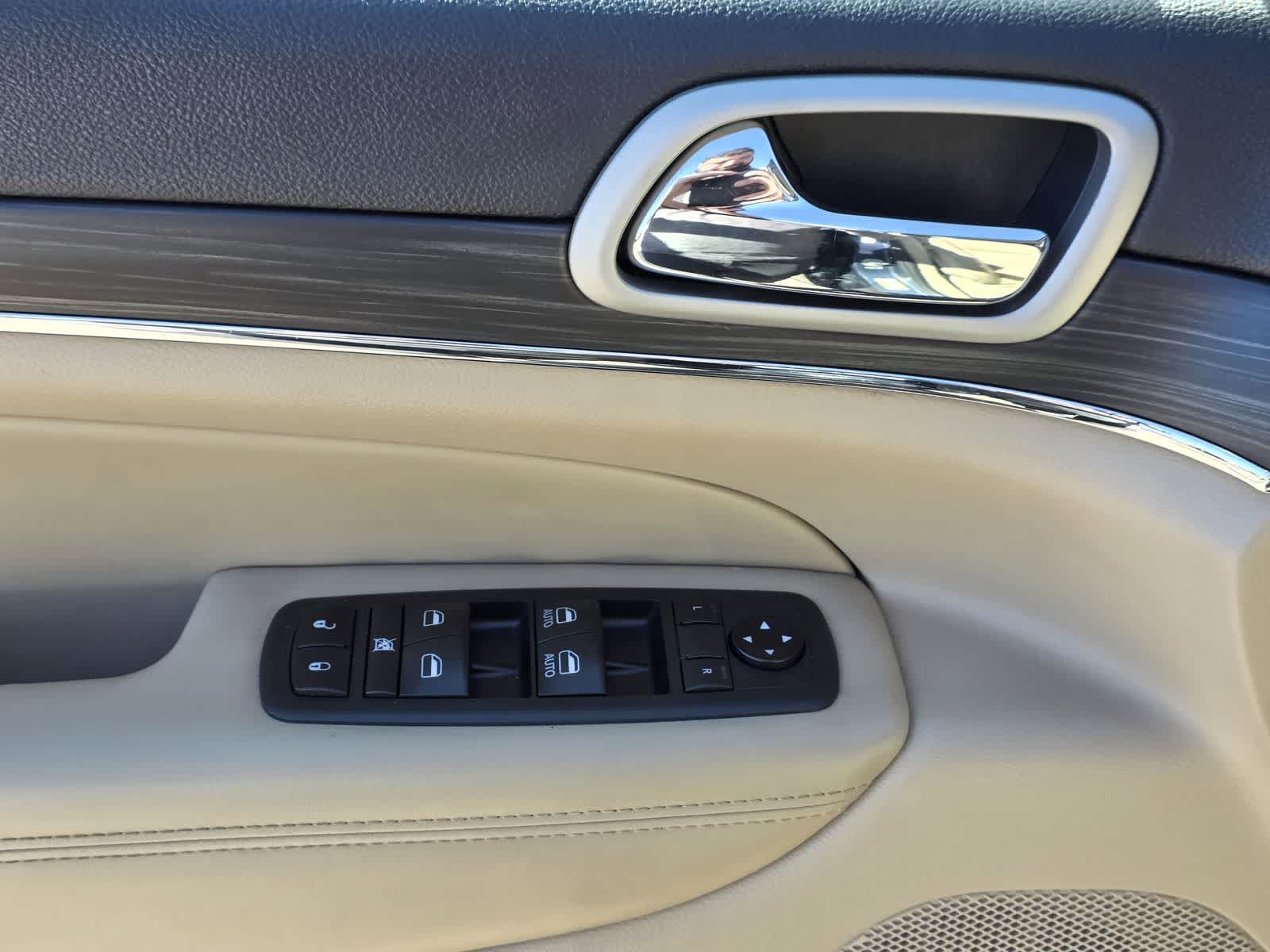 Thumbnail: 2021 Jeep Grand Cherokee - 16