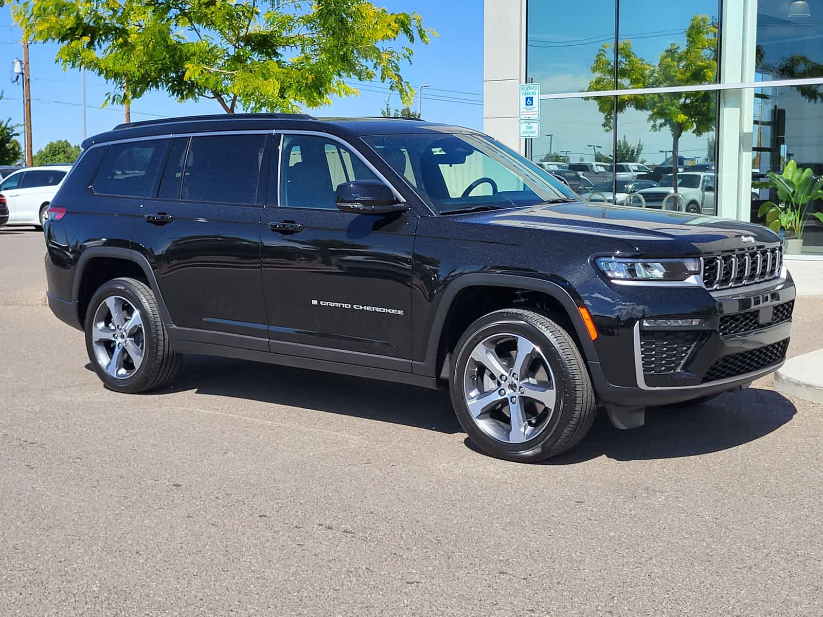 Thumbnail: 2026 Jeep Grand Cherokee L - 3