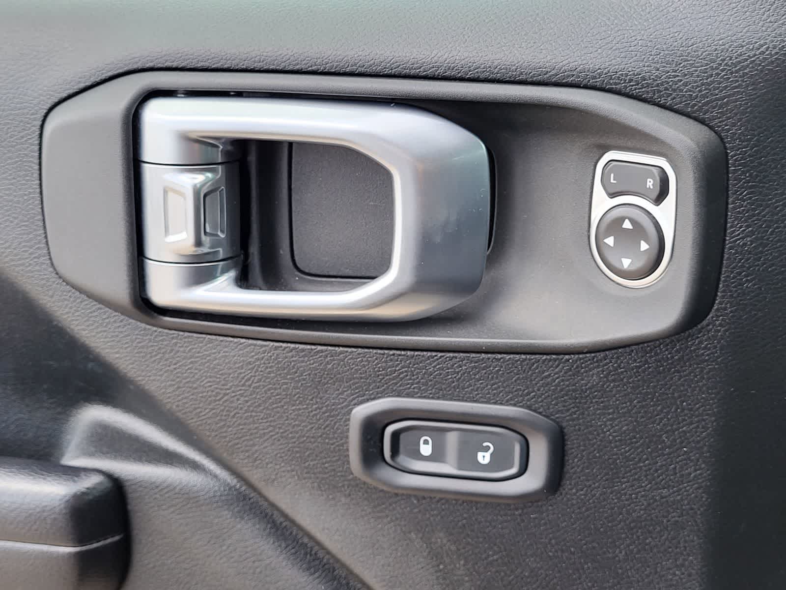 Thumbnail: 2020 Jeep Wrangler - 15