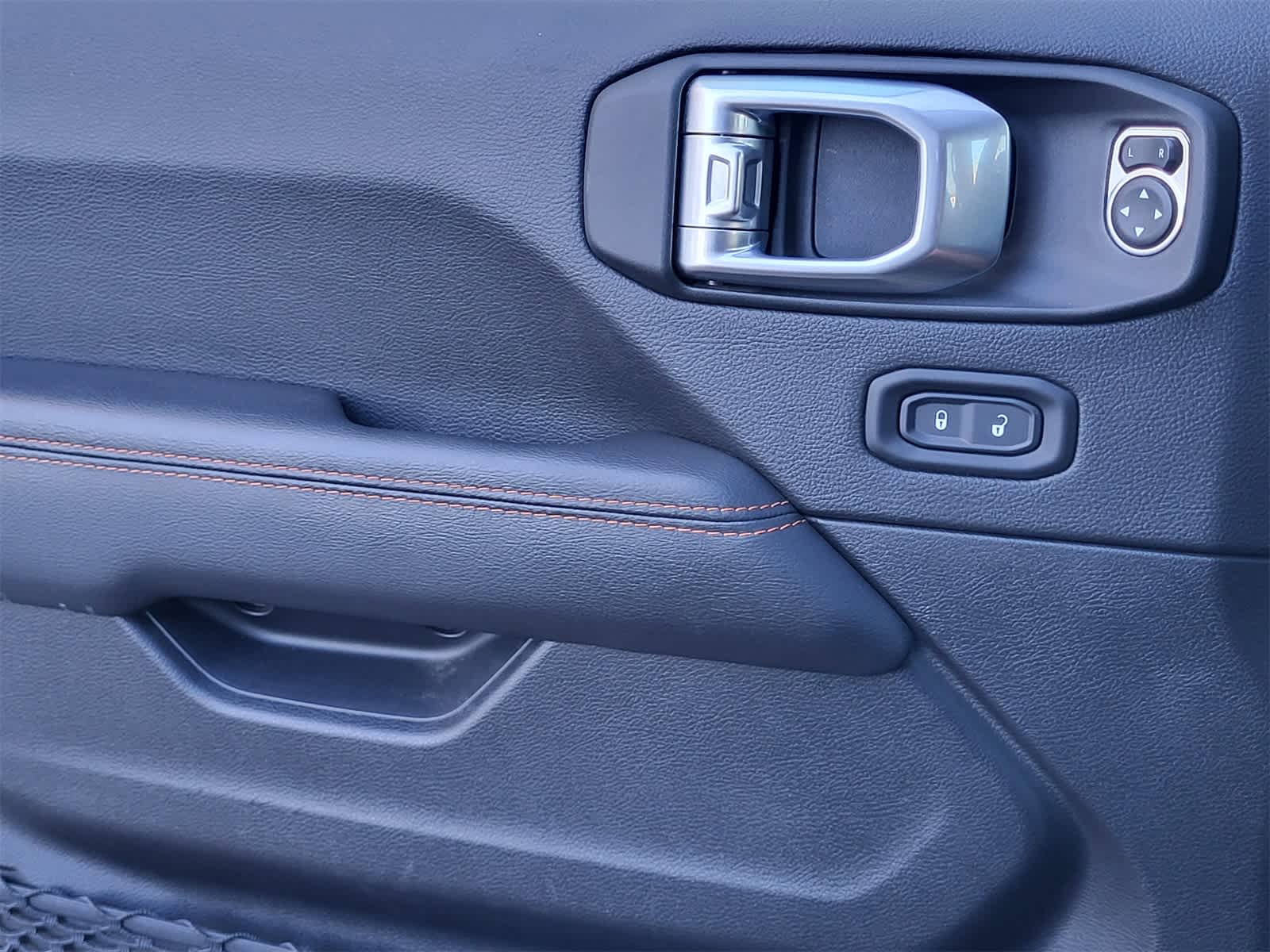 Thumbnail: 2023 Jeep Gladiator - 20