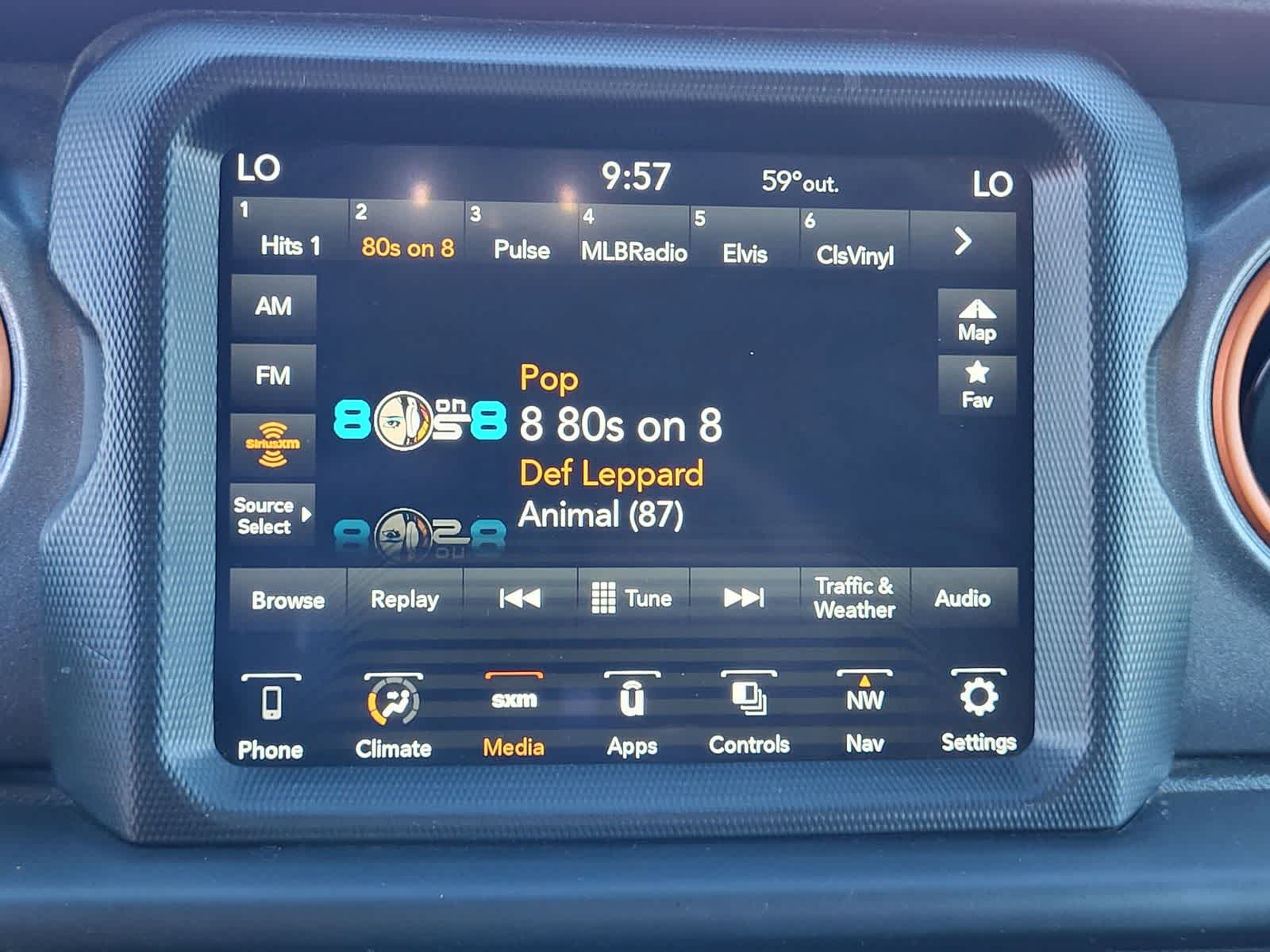 Thumbnail: 2022 Jeep Gladiator - 19