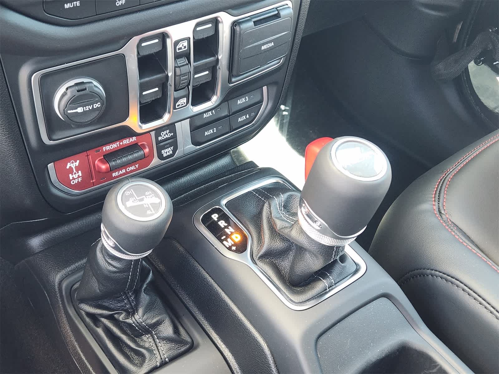 Thumbnail: 2025 Jeep Gladiator - 18