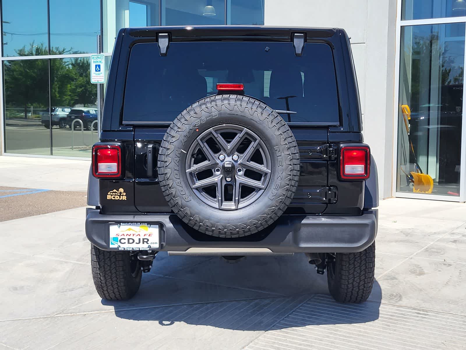 Thumbnail: 2026 Jeep Wrangler - 5