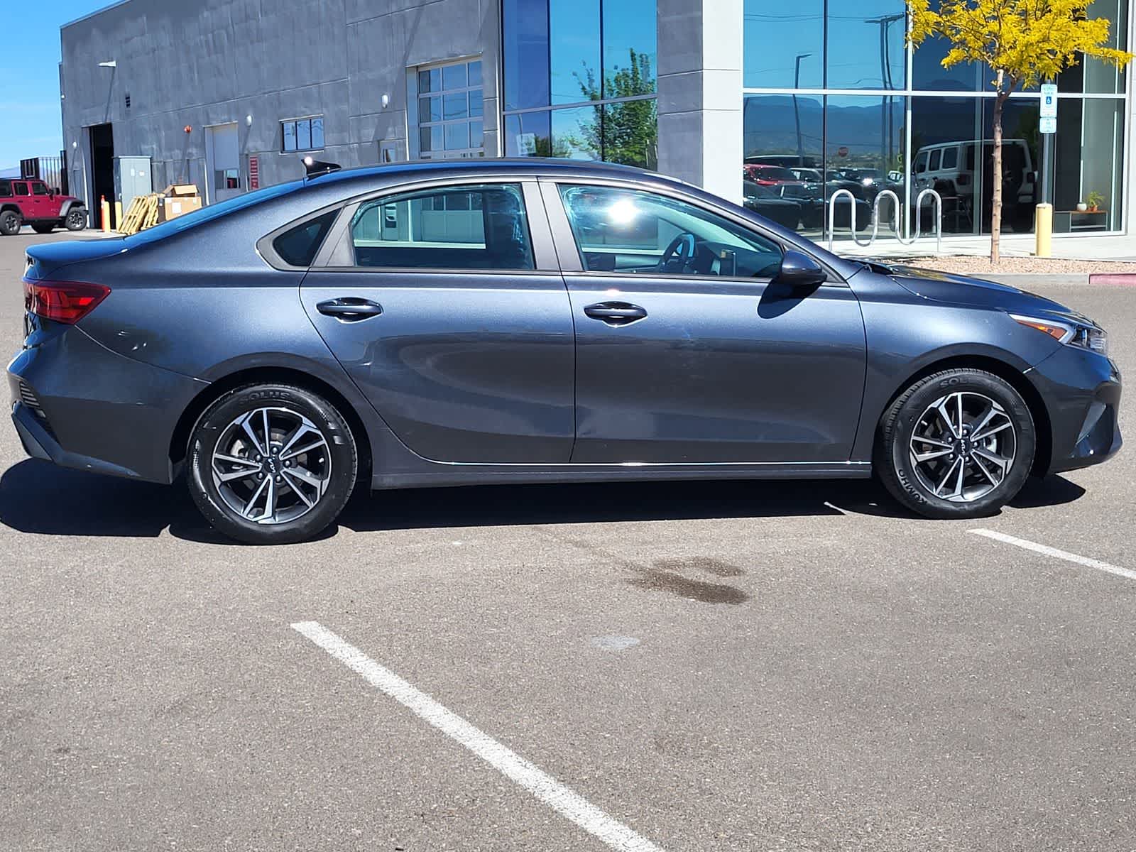 Thumbnail: 2024 Kia Forte - 4