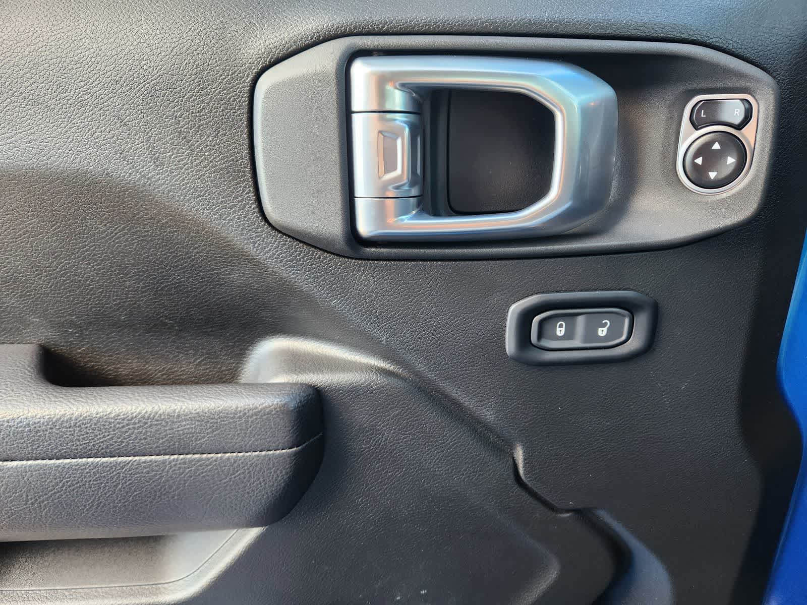 Thumbnail: 2024 Jeep Gladiator - 15