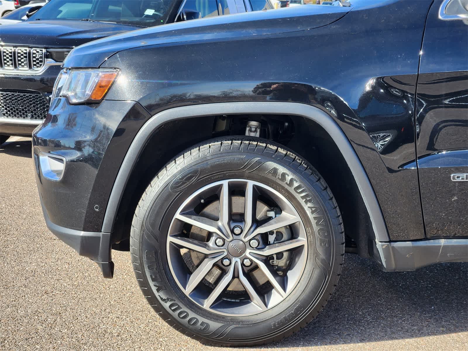 Thumbnail: 2021 Jeep Grand Cherokee - 3