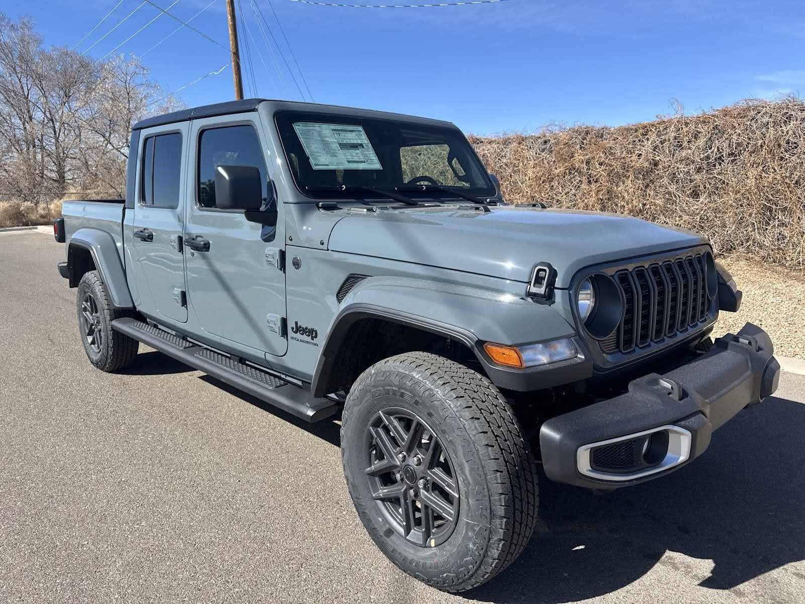 Thumbnail: 2025 Jeep Gladiator - 29