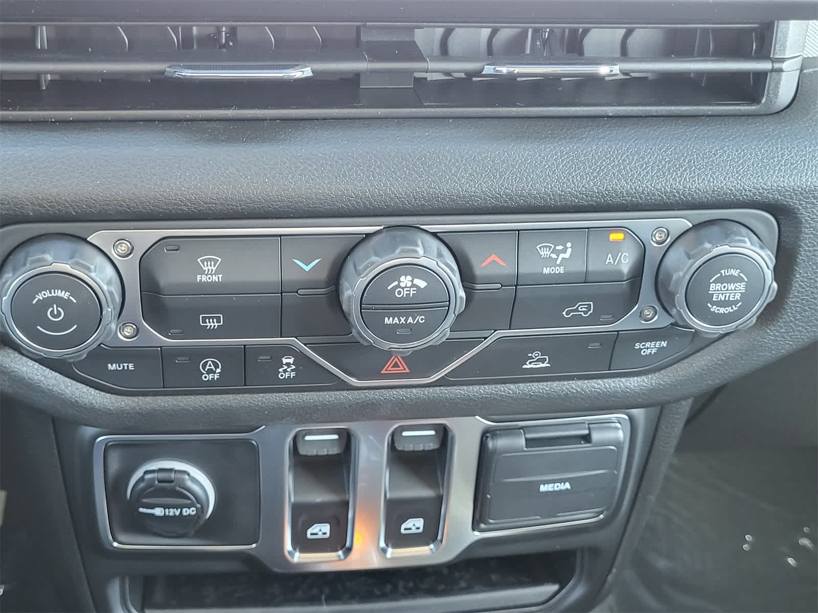 Thumbnail: 2026 Jeep Wrangler - 16