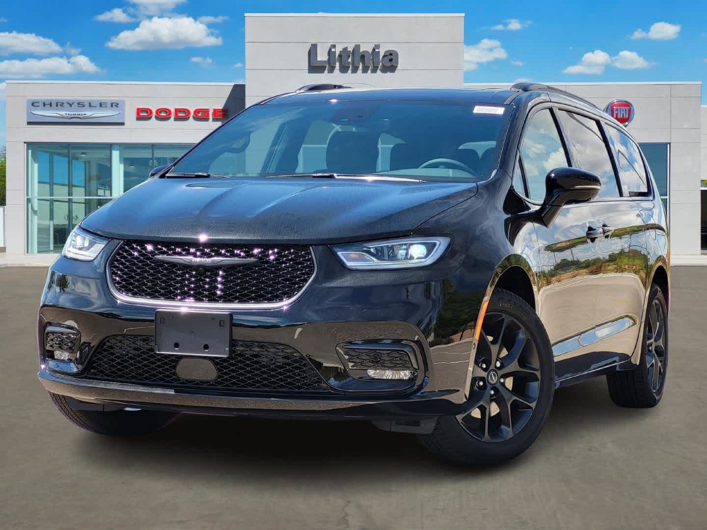 Thumbnail: 2026 Chrysler Pacifica - 2