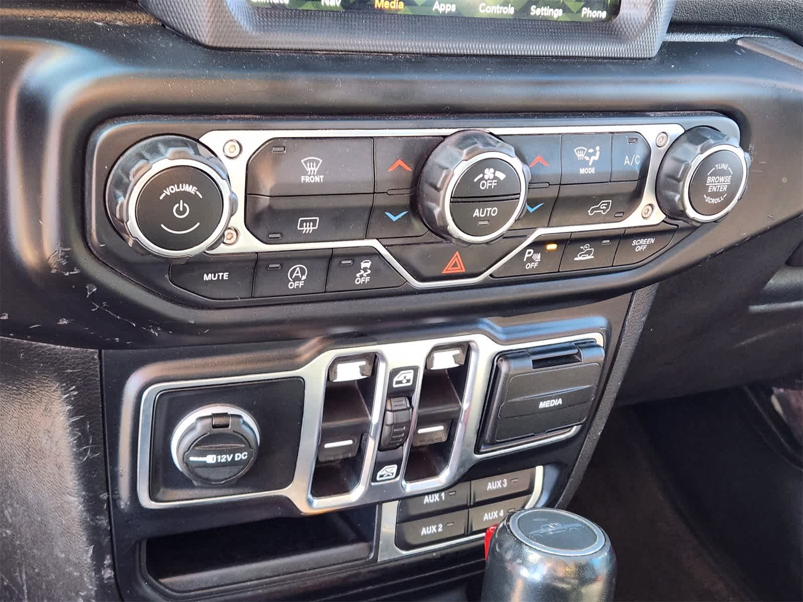 Thumbnail: 2020 Jeep Gladiator - 21