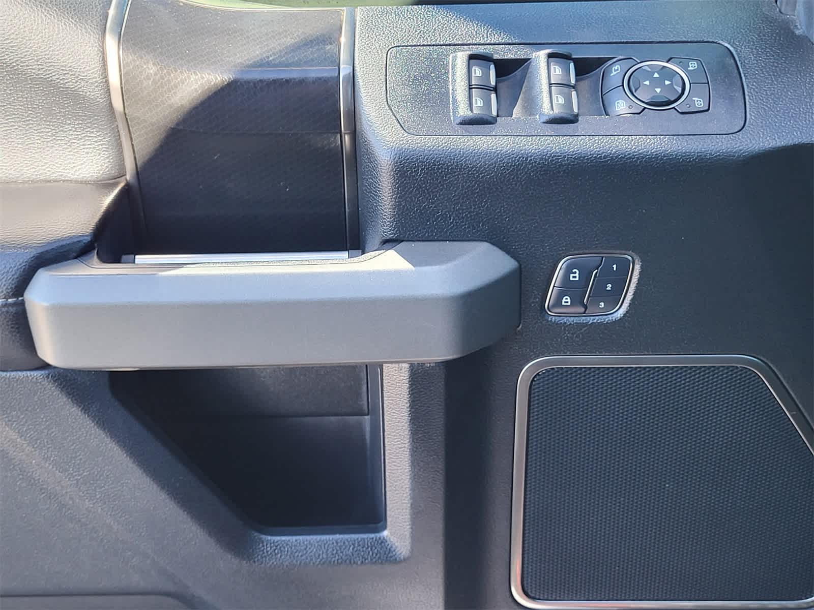 Thumbnail: 2018 Ford F-150 - 14