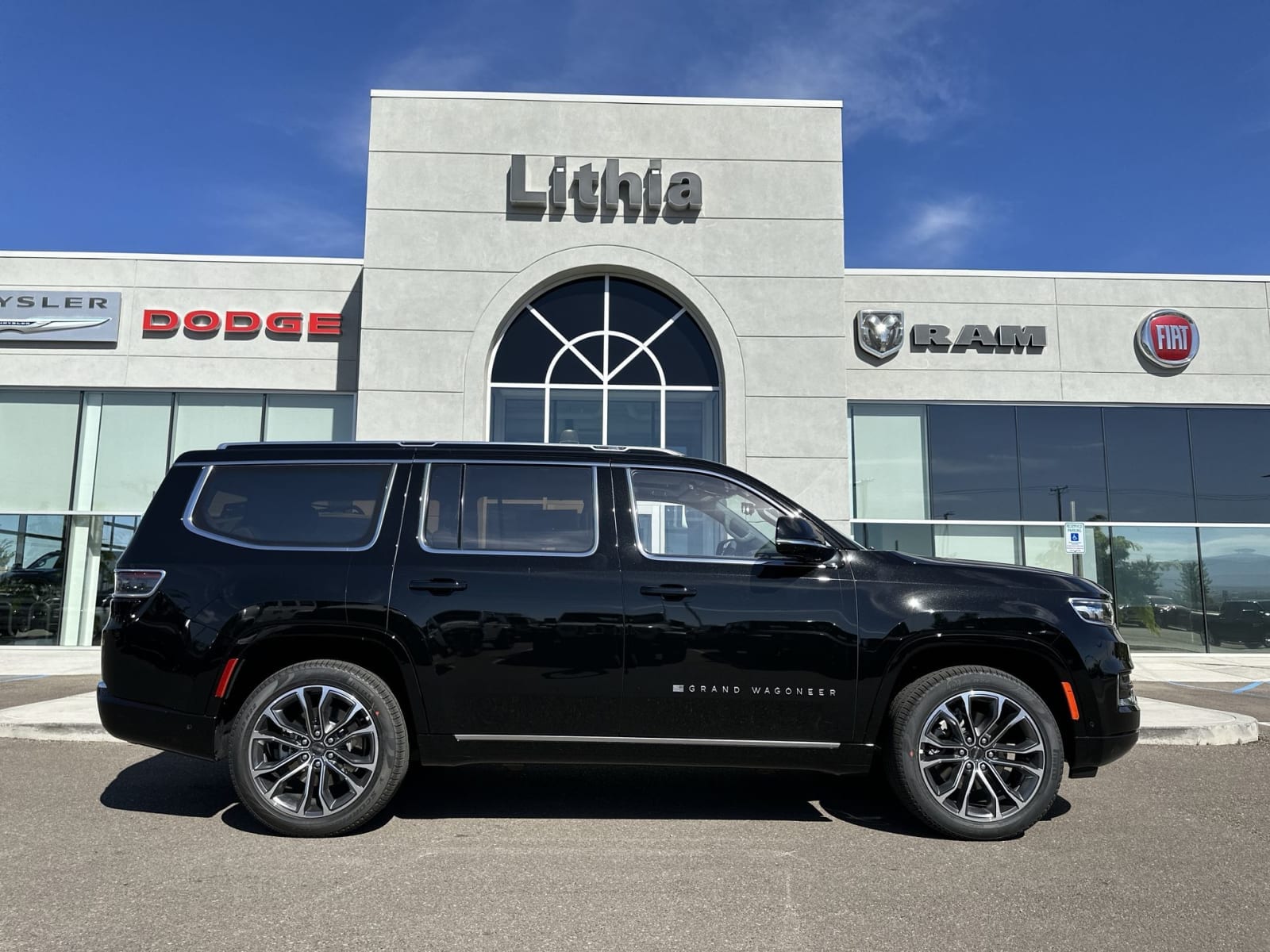 2023 Jeep Grand Wagoneer Series III 33