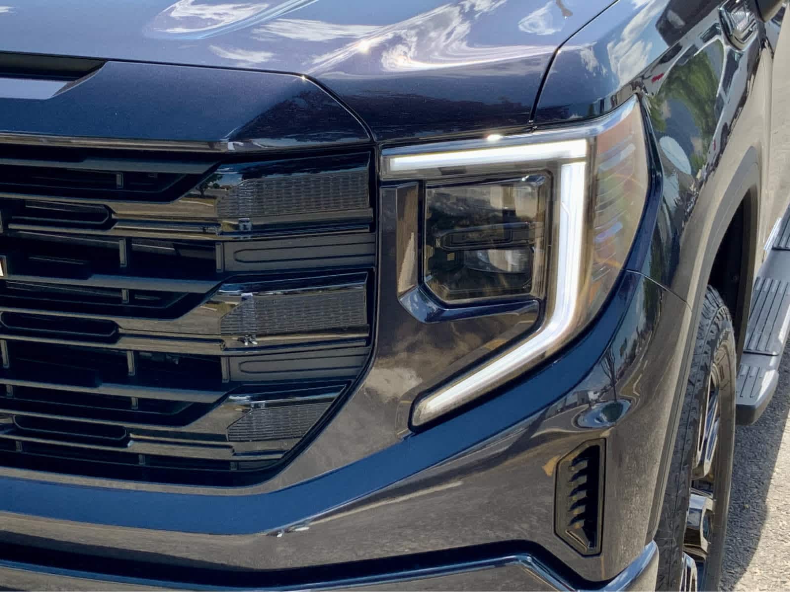 Thumbnail: 2025 GMC Sierra 1500 - 17