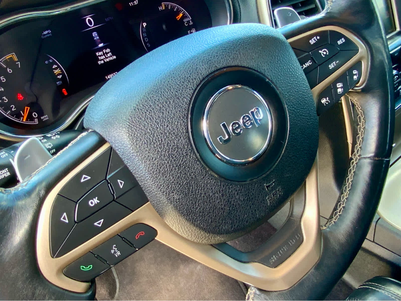 Thumbnail: 2015 Jeep Grand Cherokee - 41