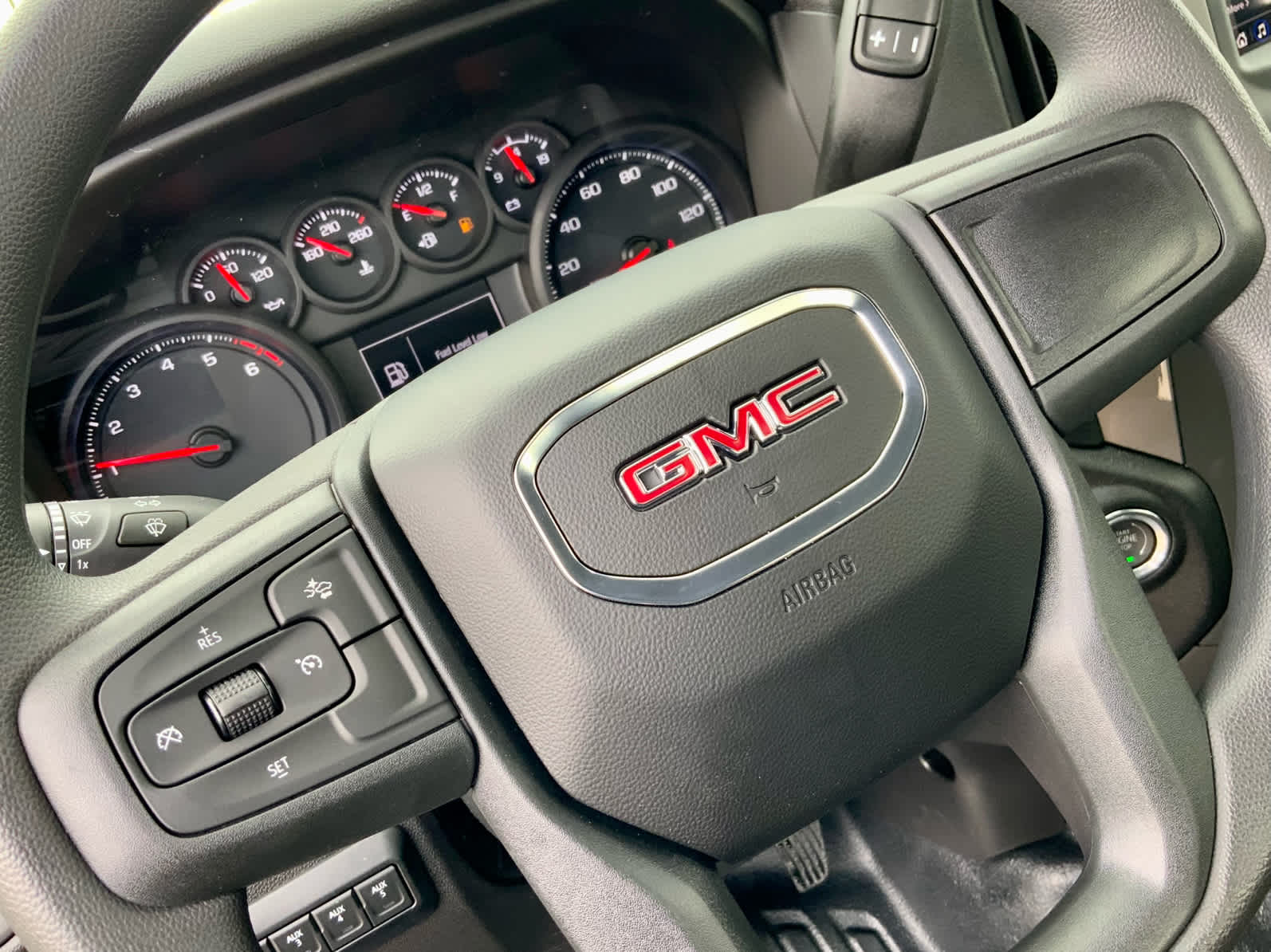 Thumbnail: 2026 GMC Sierra 3500 - 32