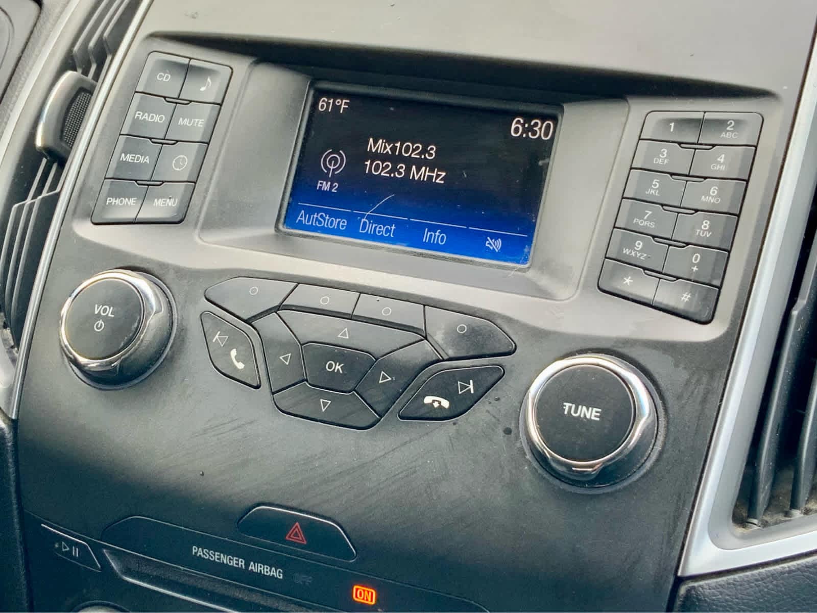 Thumbnail: 2015 Ford Edge - 38