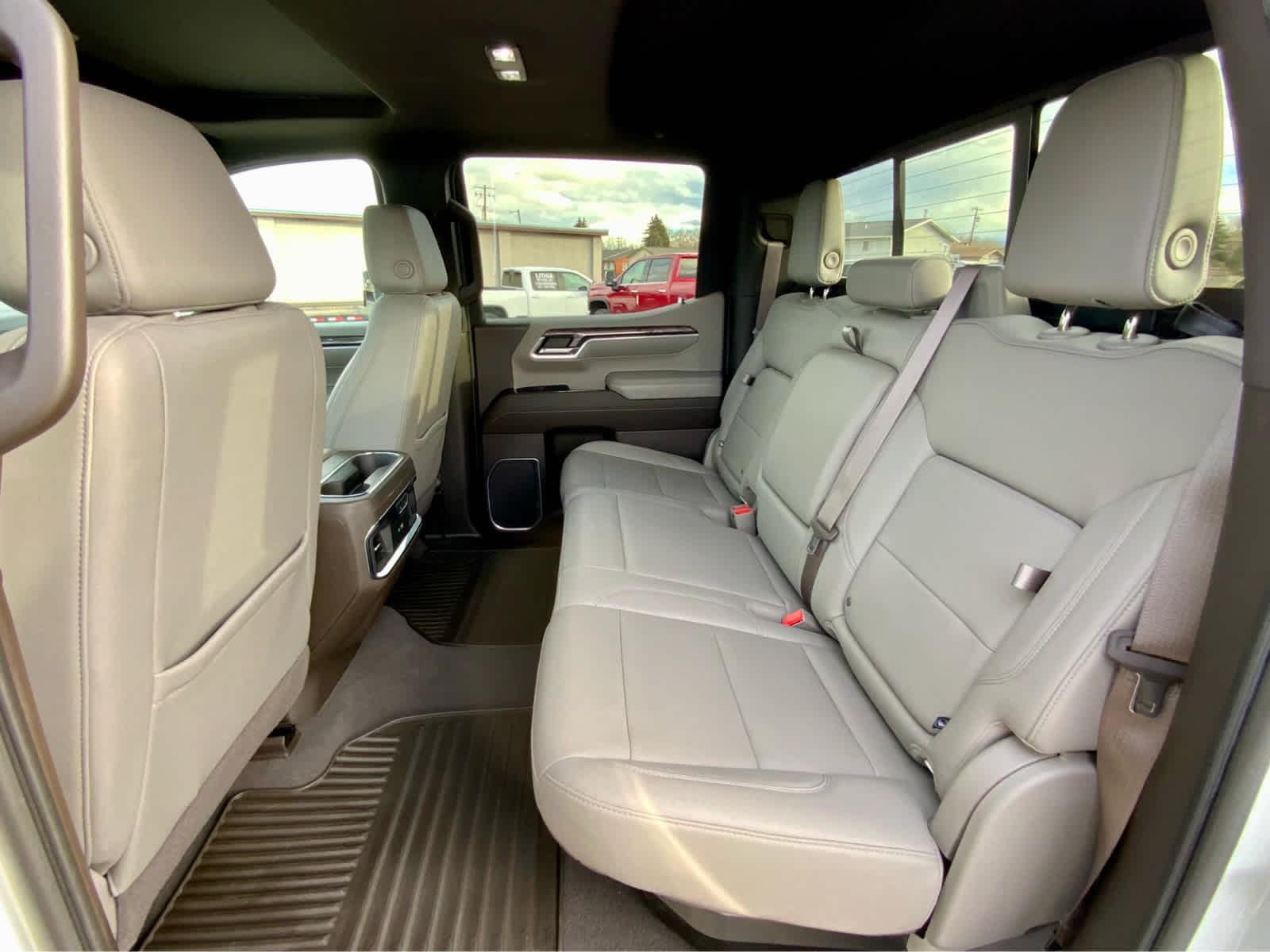 Thumbnail: 2022 Chevrolet Silverado 1500 - 32