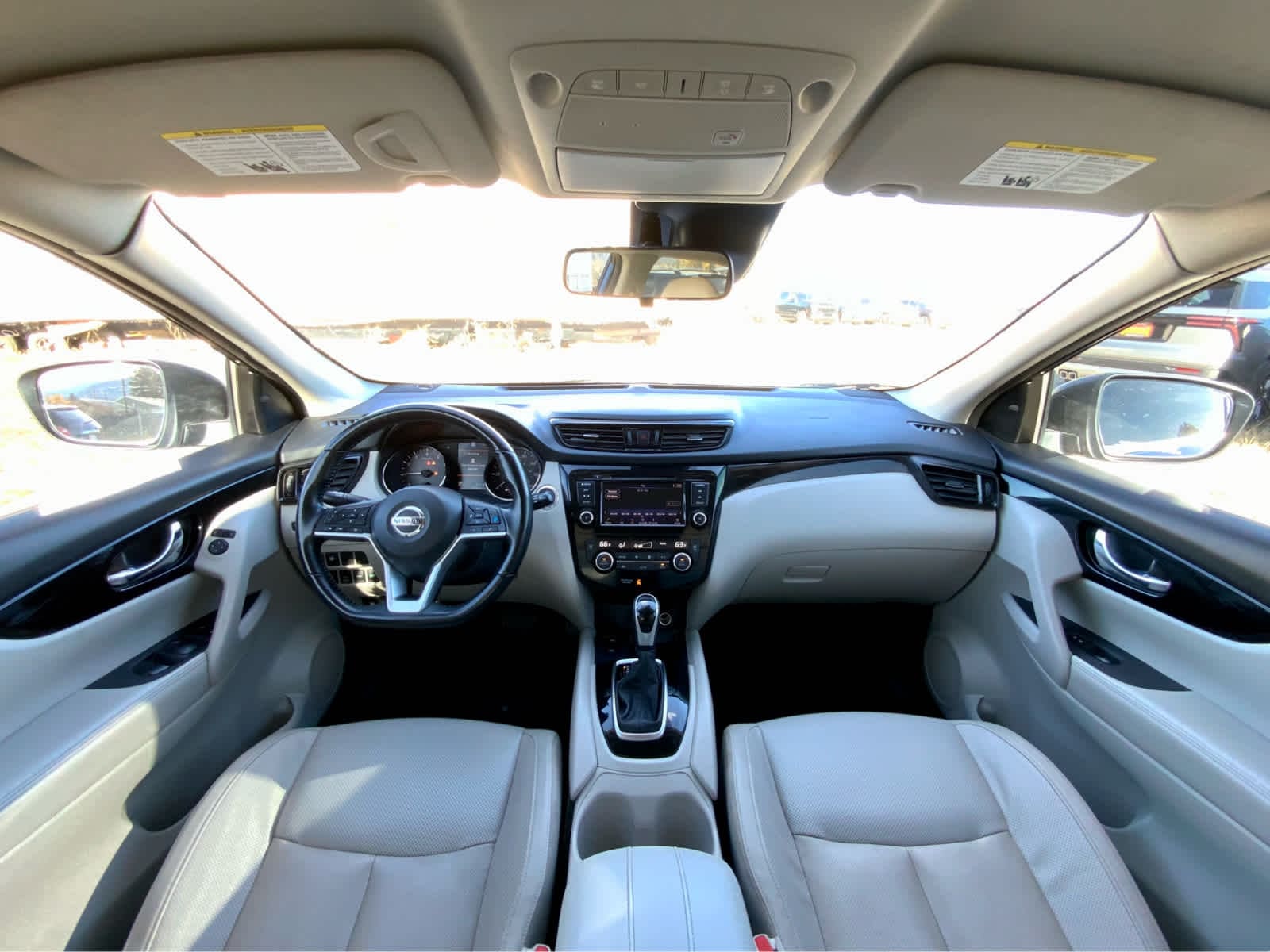 Thumbnail: 2022 Nissan Rogue Sport - 31