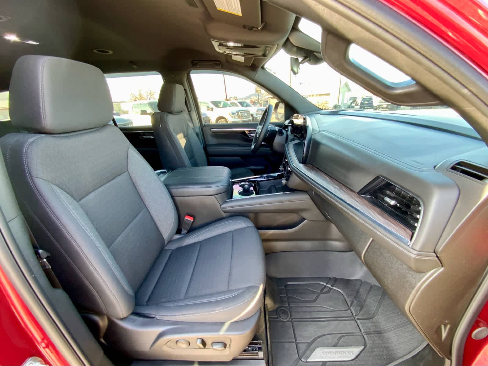 Thumbnail: 2025 Chevrolet Tahoe - 21