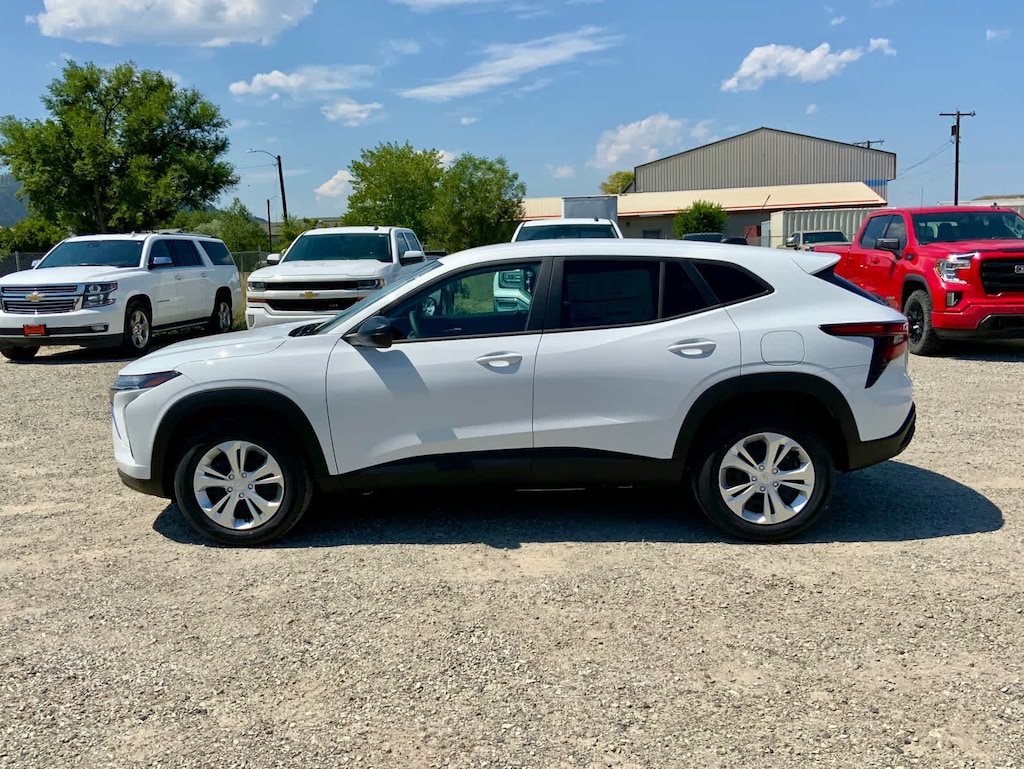 New 2026 Chevrolet Trax LS SUV