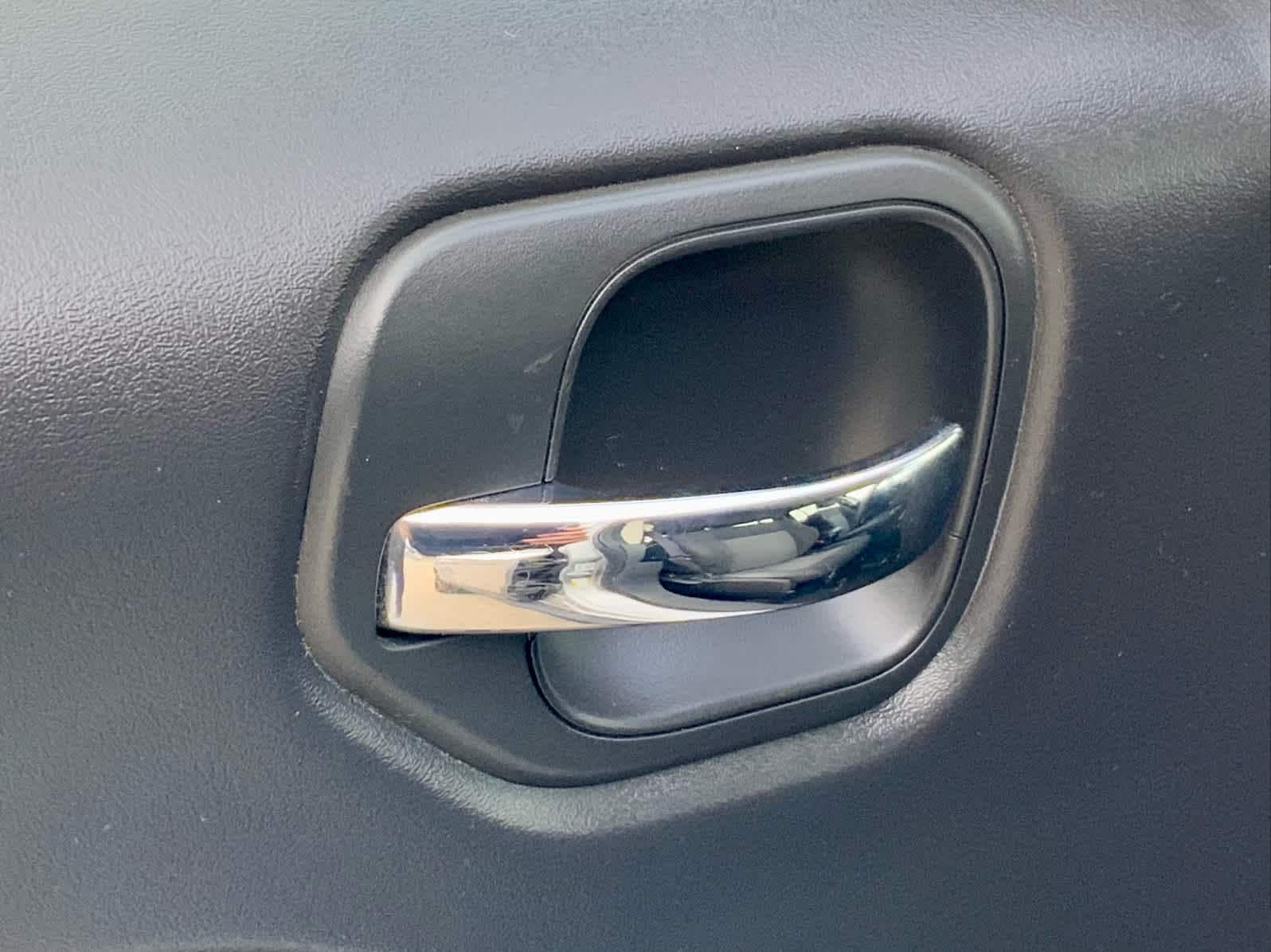 Thumbnail: 2016 Jeep Patriot - 43