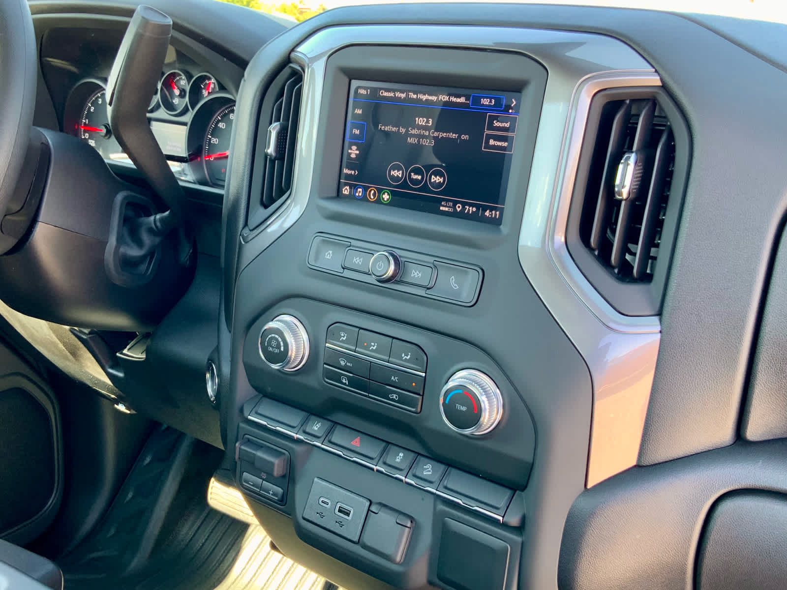 Thumbnail: 2025 GMC Sierra 3500 - 42