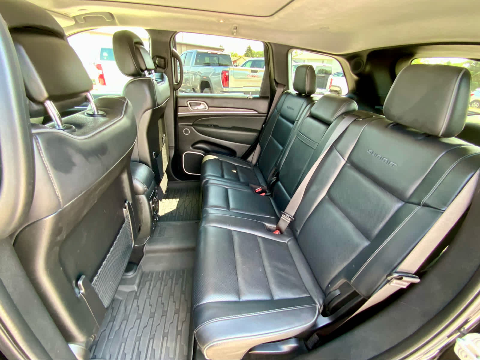 Thumbnail: 2021 Jeep Grand Cherokee - 28