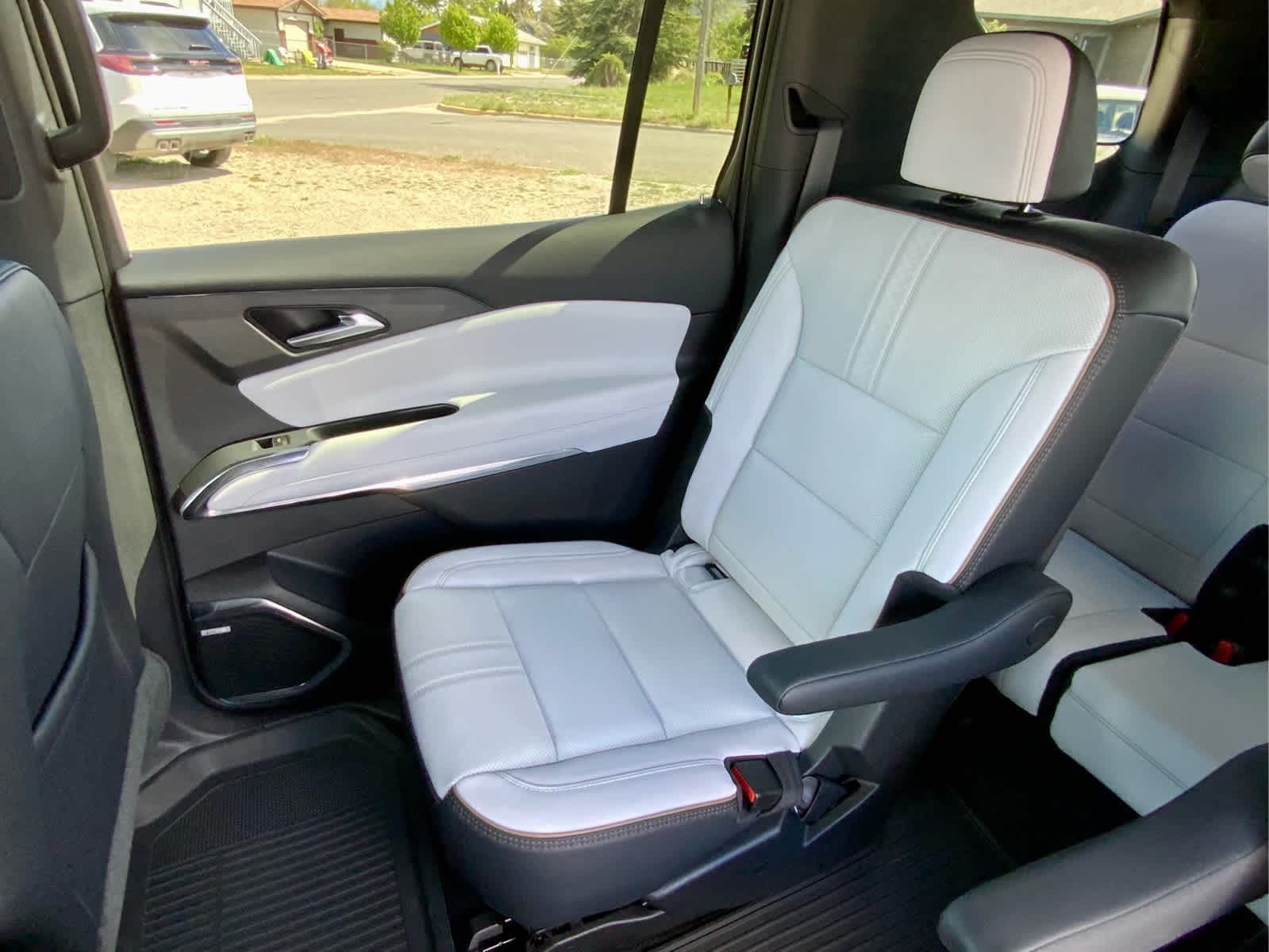 Thumbnail: 2026 Chevrolet Traverse - 26
