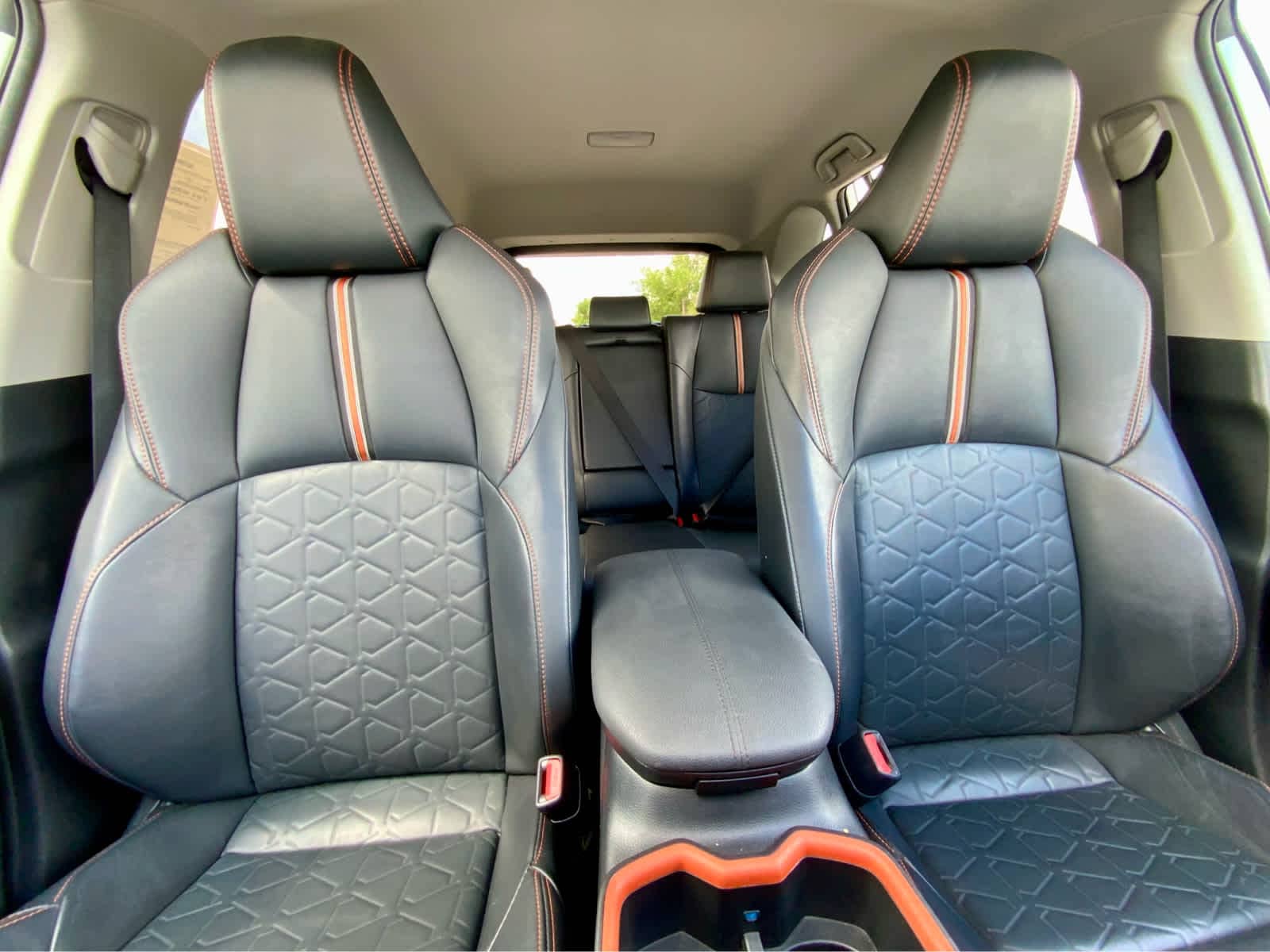 Thumbnail: 2022 Toyota RAV4 - 31