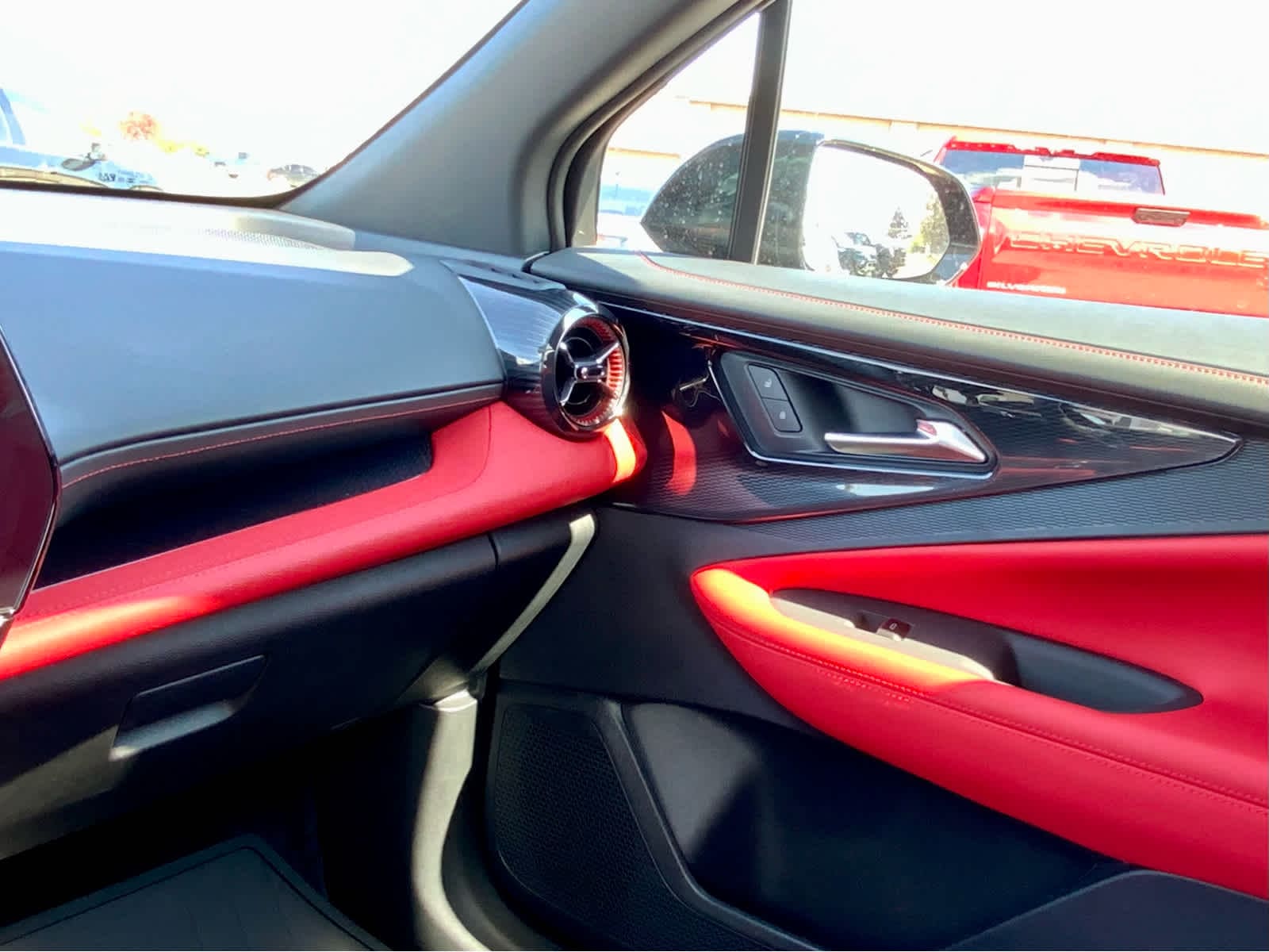 Thumbnail: 2025 Chevrolet Blazer EV - 38