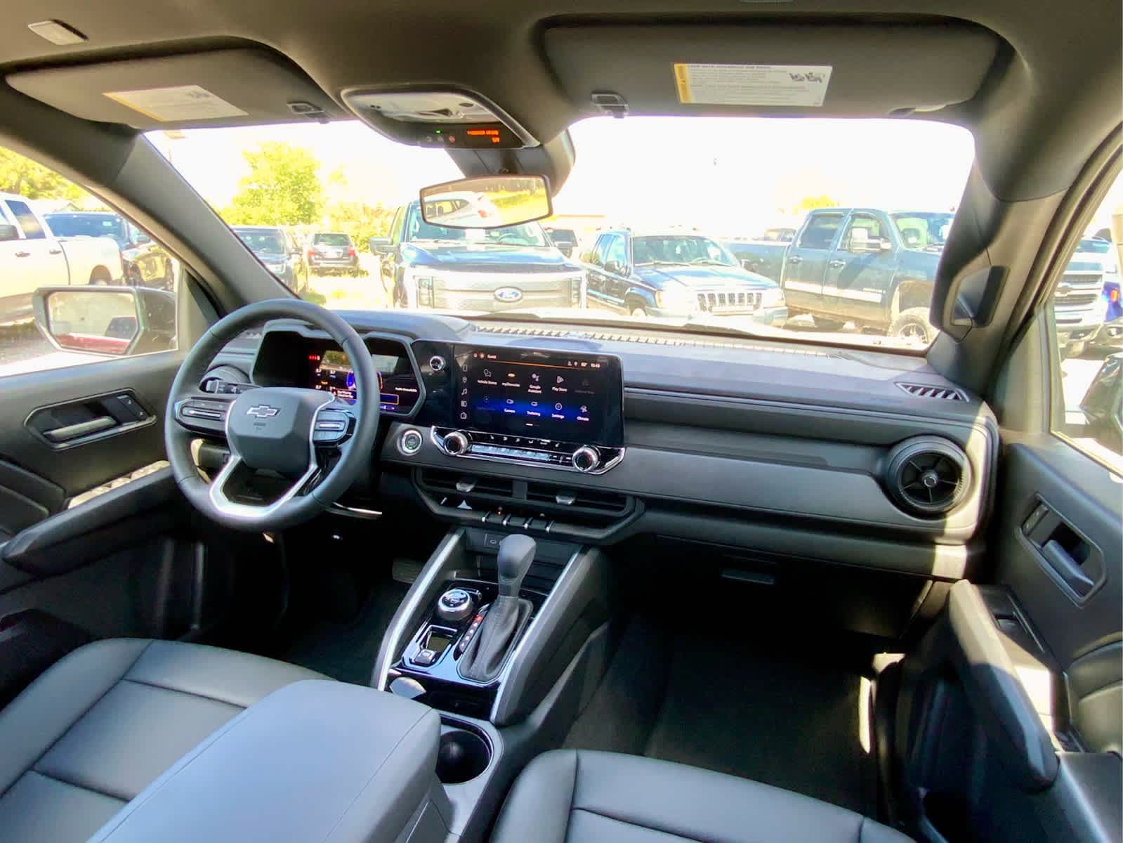 Thumbnail: 2026 Chevrolet Colorado - 32