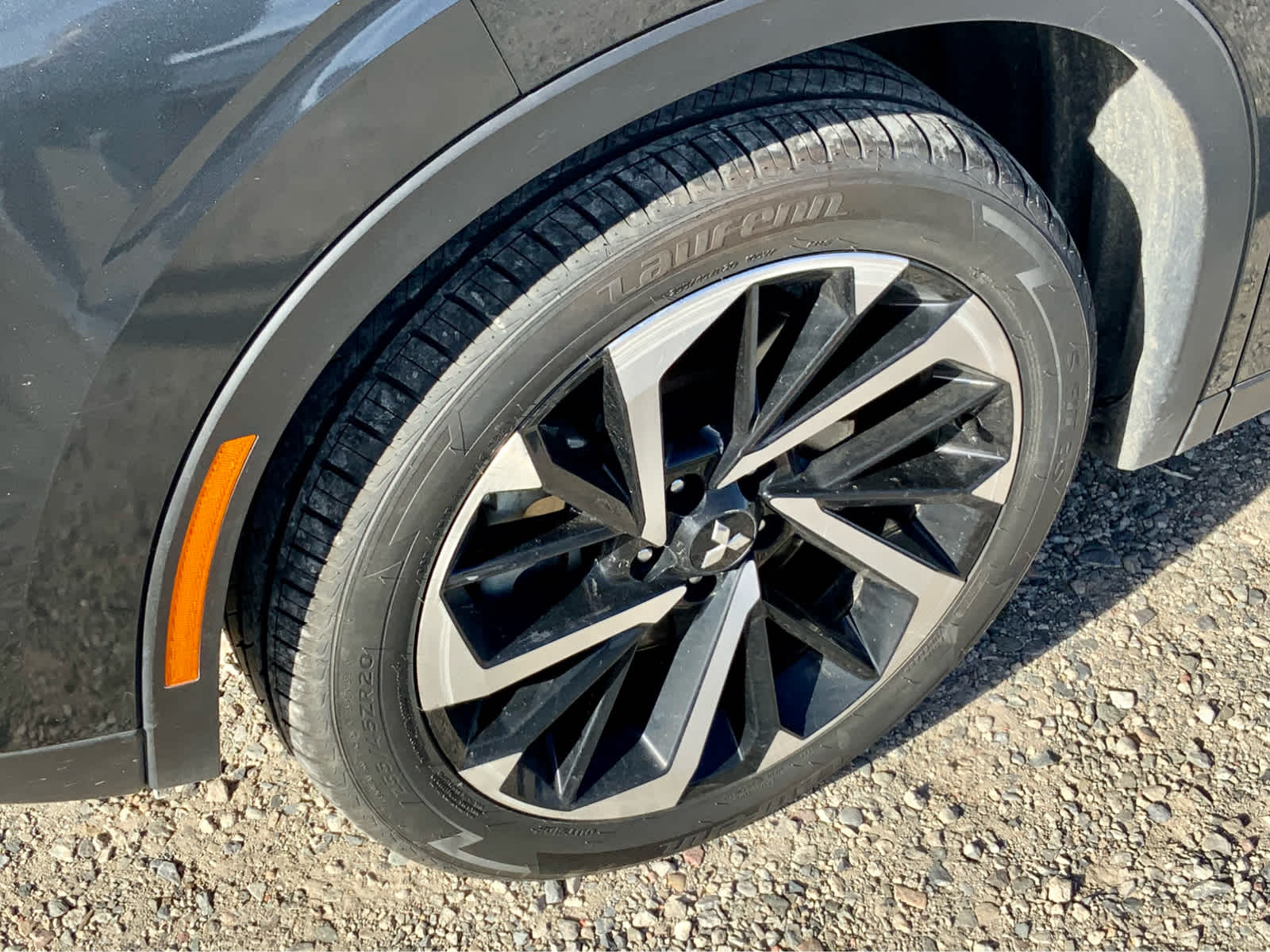 Thumbnail: 2024 Mitsubishi Outlander - 18