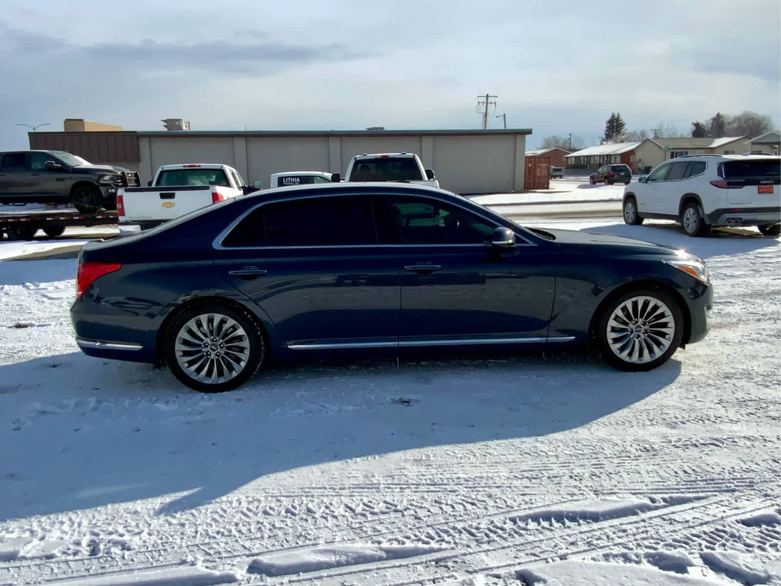 Thumbnail: 2017 Genesis G90 - 6