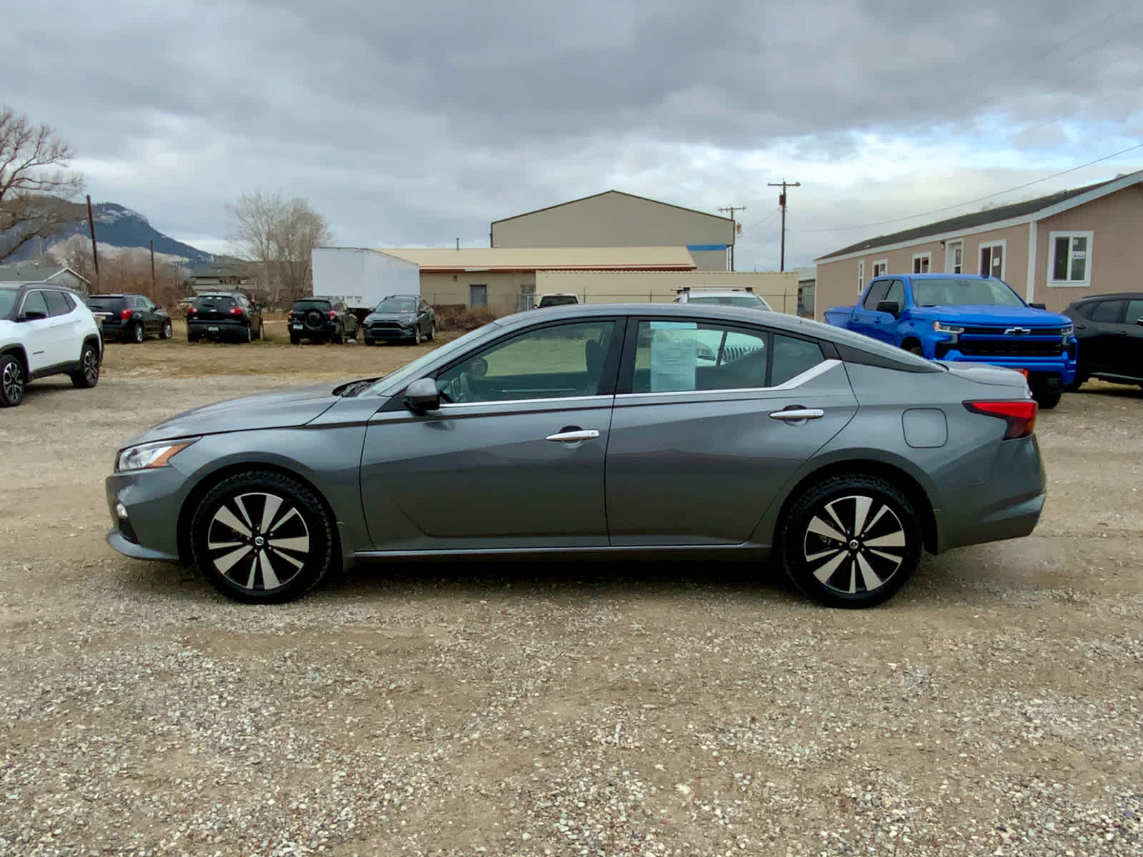 2022 Nissan Altima 2.5 SV photo 2