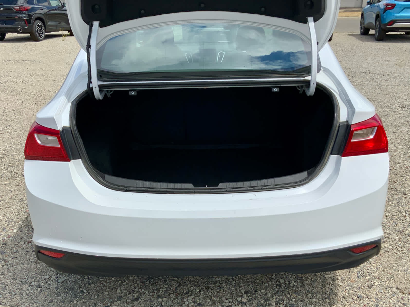 Thumbnail: 2023 Chevrolet Malibu - 14