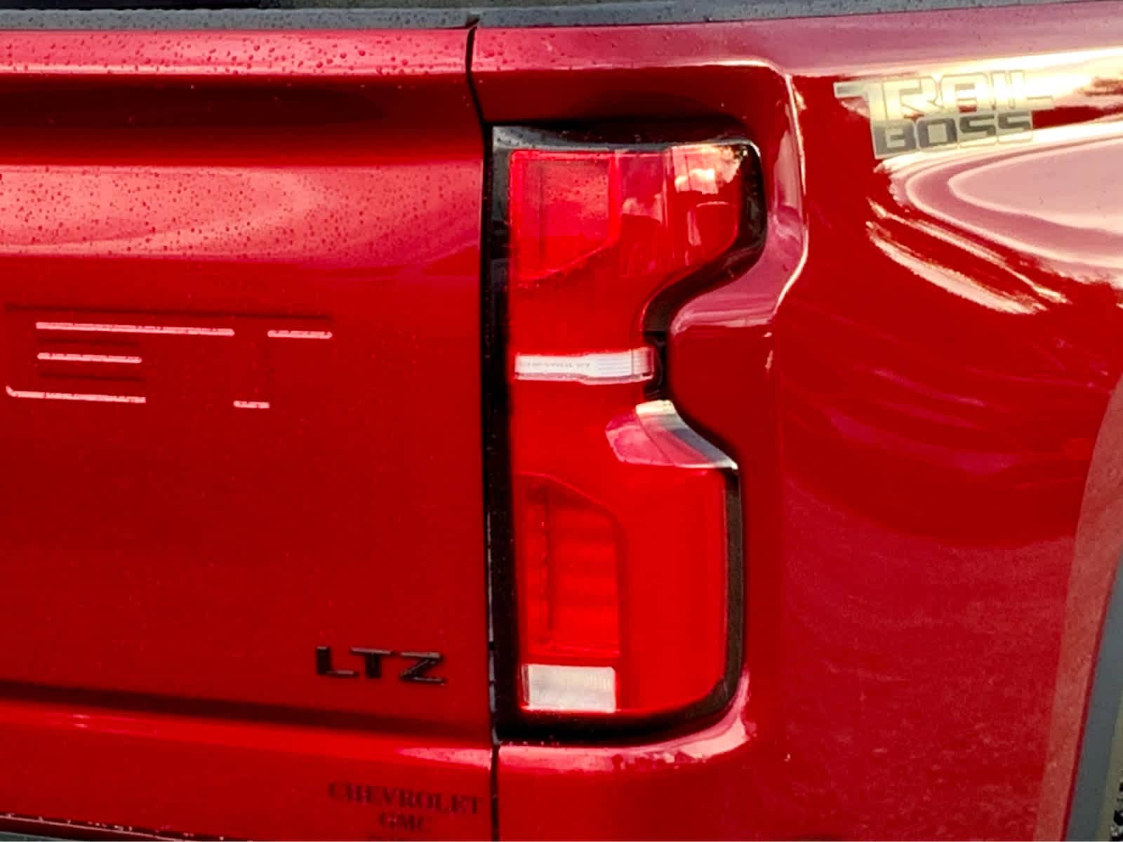 Thumbnail: 2026 Chevrolet Silverado 3500 - 17