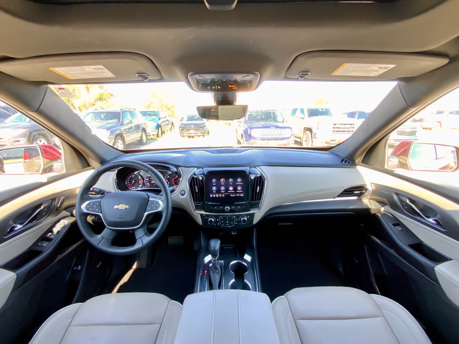 Thumbnail: 2023 Chevrolet Traverse - 27