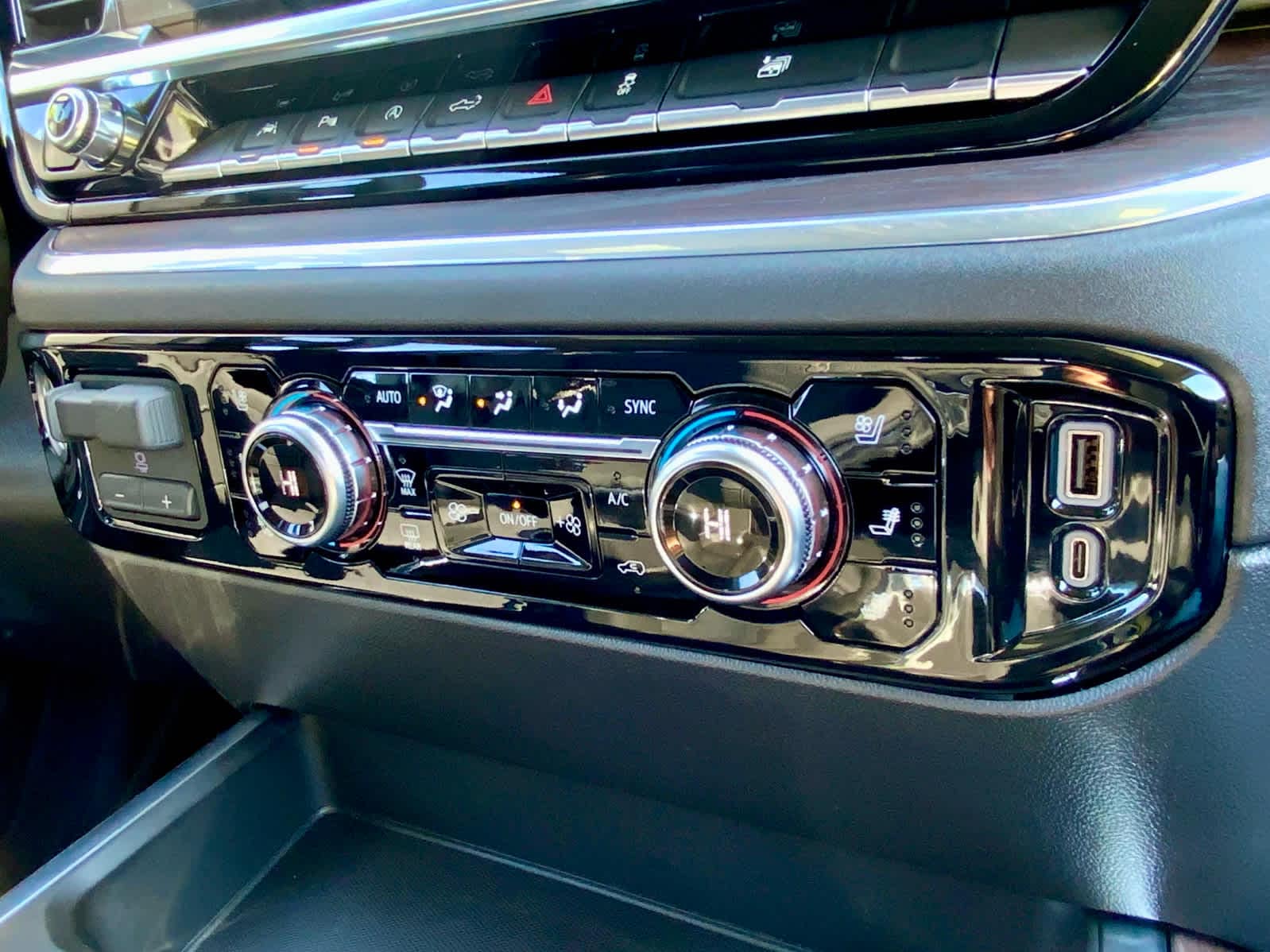 2025 GMC Sierra 1500 SLT 48