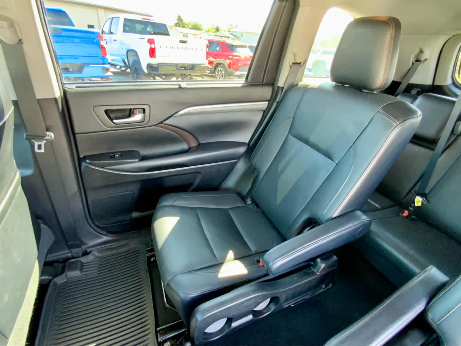 Thumbnail: 2018 Toyota Highlander - 31